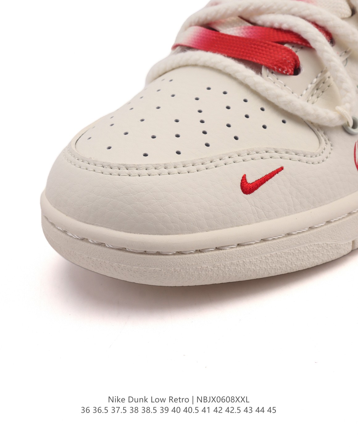 💰260
【公司级】耐克Nike Dunk Low 板鞋 SB系列经典百搭休闲运动板鞋 联名 解构绑带 双鞋带 2025年新款  蛇年限定。加厚鞋舌的填充，使舒适性大大提升，同时也更方便穿脱中底部分则加入了脚感柔软舒适ZoomAir气垫，有效吸收滑板等极限运动在落地时带来的冲击力，为街头运动者们提供更好的保护。

货号：SJ2068
尺码：36 36.5 37.5 38 38.5 39 40 40.5 41 42 42.5 43 44 45
编码：NBJX0608