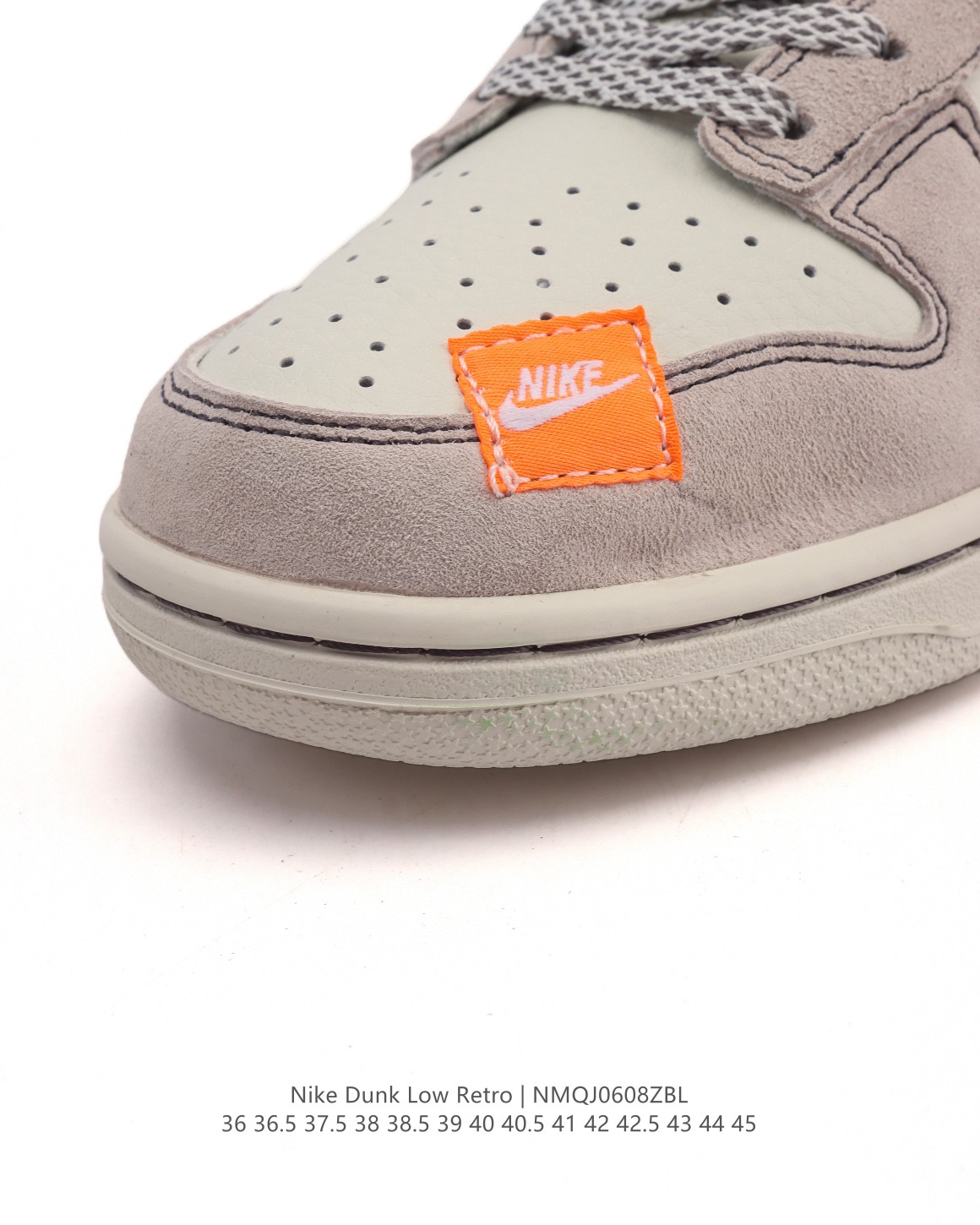 💰190
耐克 Nike Sb Dunk Low Pro 运动鞋复古板鞋 路易威登联名 潮滑板鞋。采用柔软皮革鞋面，经久耐穿，塑就如元年款 Dunk 般的复古质感。鞋头透气孔，搭配鞋口和鞋舌形状，忠实沿袭元年款经典外观。全掌型橡胶外底，造就非凡抓地力。Dunk 起初专为篮球运动打造，于 80 年代末成为滑板界新宠，现已跃升成为街头时尚标杆。加垫低帮鞋口结合耐穿外底，助你自信舞动。

货号：MM1089
码数：36-45含半码
编码：NMQJ0608ZBL