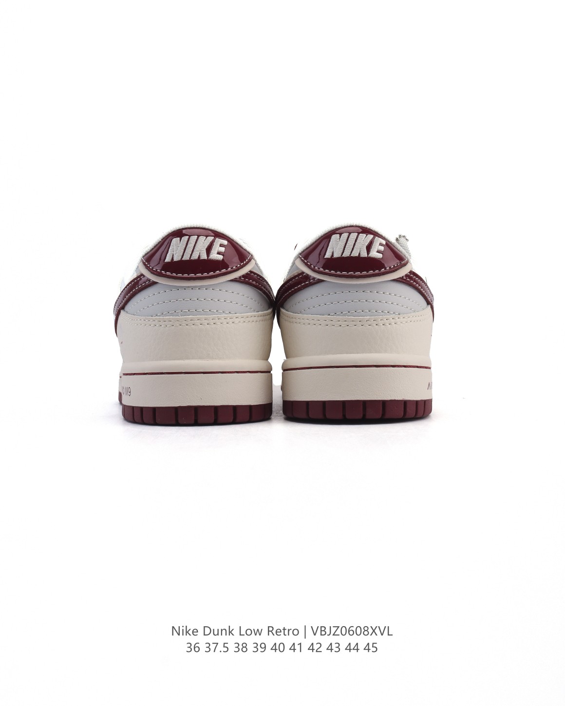 💰280
【公司级】耐克 Nike Sb Dunk Low Pro 运动鞋复古板鞋 潮滑板鞋。采用柔软皮革鞋面，经久耐穿，塑就如元年款 Dunk 般的复古质感。鞋头透气孔，搭配鞋口和鞋舌形状，忠实沿袭元年款经典外观。全掌型橡胶外底，造就非凡抓地力。Dunk 起初专为篮球运动打造，于 80 年代末成为滑板界新宠，现已跃升成为街头时尚标杆。加垫低帮鞋口结合耐穿外底，助你自信舞动。

货号：MM1089
码数：36-45
编码：VBJZ0608XVL