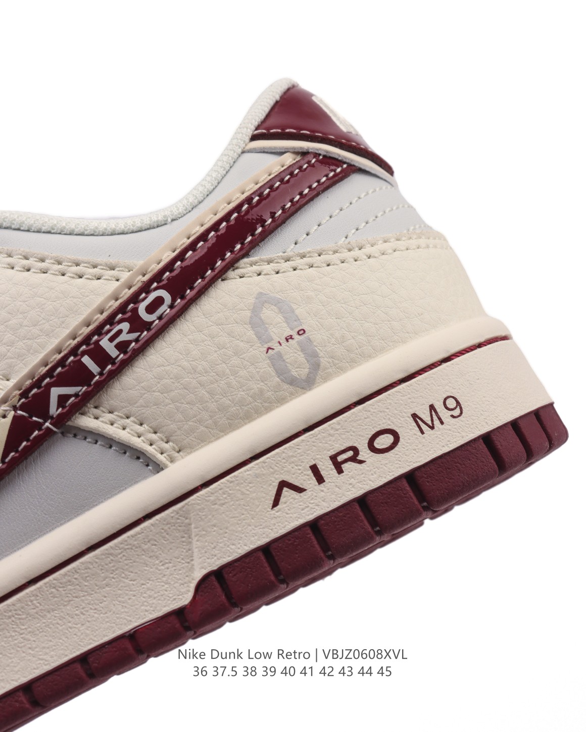 💰280
【公司级】耐克 Nike Sb Dunk Low Pro 运动鞋复古板鞋 潮滑板鞋。采用柔软皮革鞋面，经久耐穿，塑就如元年款 Dunk 般的复古质感。鞋头透气孔，搭配鞋口和鞋舌形状，忠实沿袭元年款经典外观。全掌型橡胶外底，造就非凡抓地力。Dunk 起初专为篮球运动打造，于 80 年代末成为滑板界新宠，现已跃升成为街头时尚标杆。加垫低帮鞋口结合耐穿外底，助你自信舞动。

货号：MM1089
码数：36-45
编码：VBJZ0608XVL