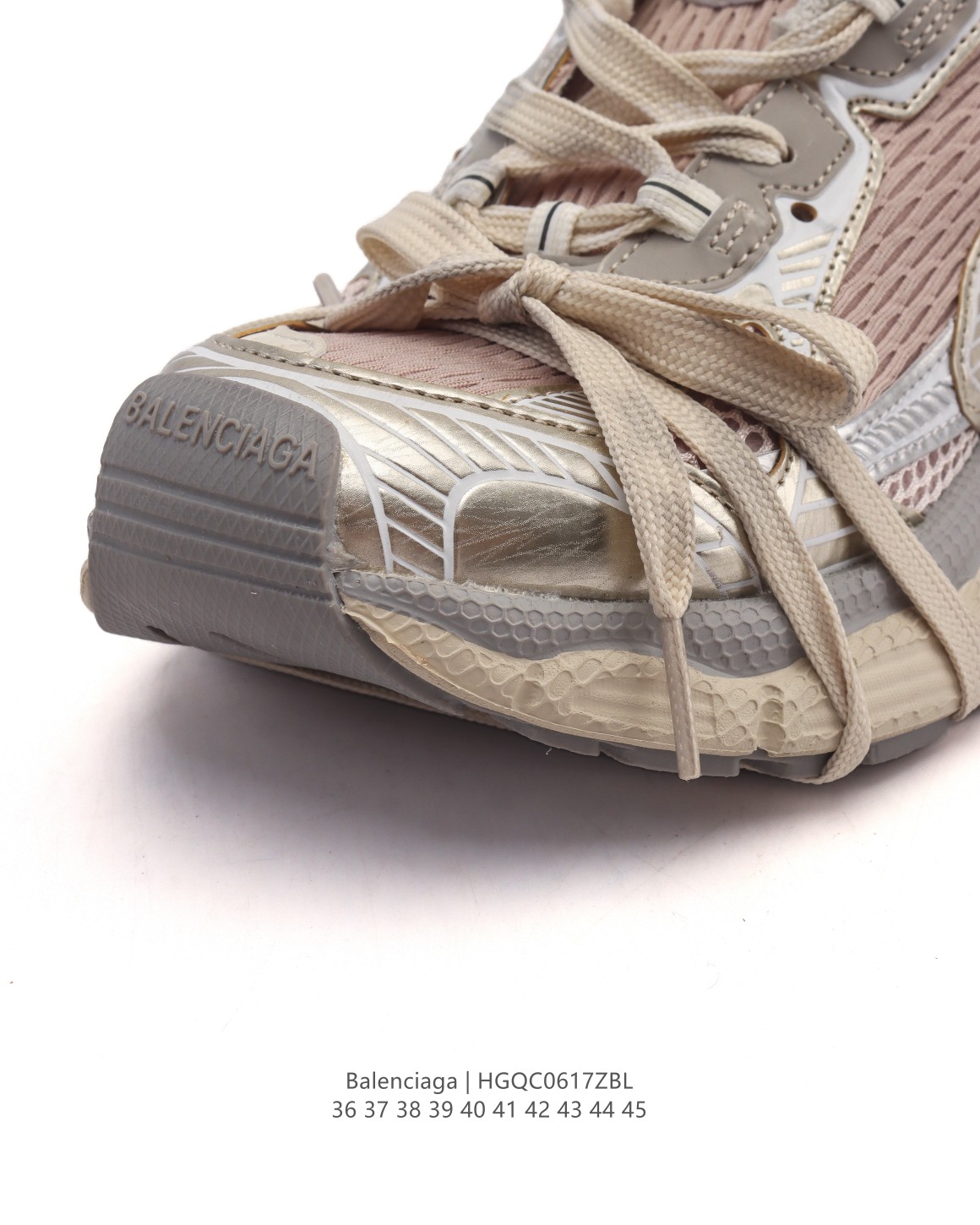 💰190
【公司级】巴黎世家 BALENCIAGA 3XL Sneakers 巴黎世家 十代网布系带低帮走秀复古老爹运动鞋 透气网纱 网面 材料和聚氨酯 磨损效果 鞋头边缘和后帮 Balenciaga 徽标 鞋面和后跟凸印尺码 鞋舌 3XL 橡胶品牌标识和反光细节 鞋帮拉袢和鞋舌拉祥 配反光细节 备用鞋带在鞋履前侧 可在穿着前取下 便于不同造型搭配 正常尺码。 

尺码：36-45
编码：HGQC0617ZBL