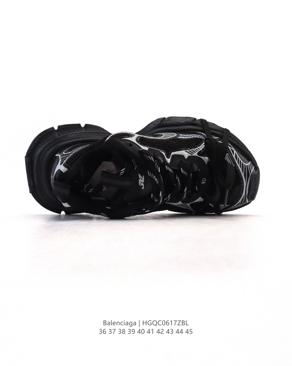 💰190
【公司级】巴黎世家 BALENCIAGA 3XL Sneakers 巴黎世家 十代网布系带低帮走秀复古老爹运动鞋 透气网纱 网面 材料和聚氨酯 磨损效果 鞋头边缘和后帮 Balenciaga 徽标 鞋面和后跟凸印尺码 鞋舌 3XL 橡胶品牌标识和反光细节 鞋帮拉袢和鞋舌拉祥 配反光细节 备用鞋带在鞋履前侧 可在穿着前取下 便于不同造型搭配 正常尺码。 

尺码：36-45
编码：HGQC0617ZBL
