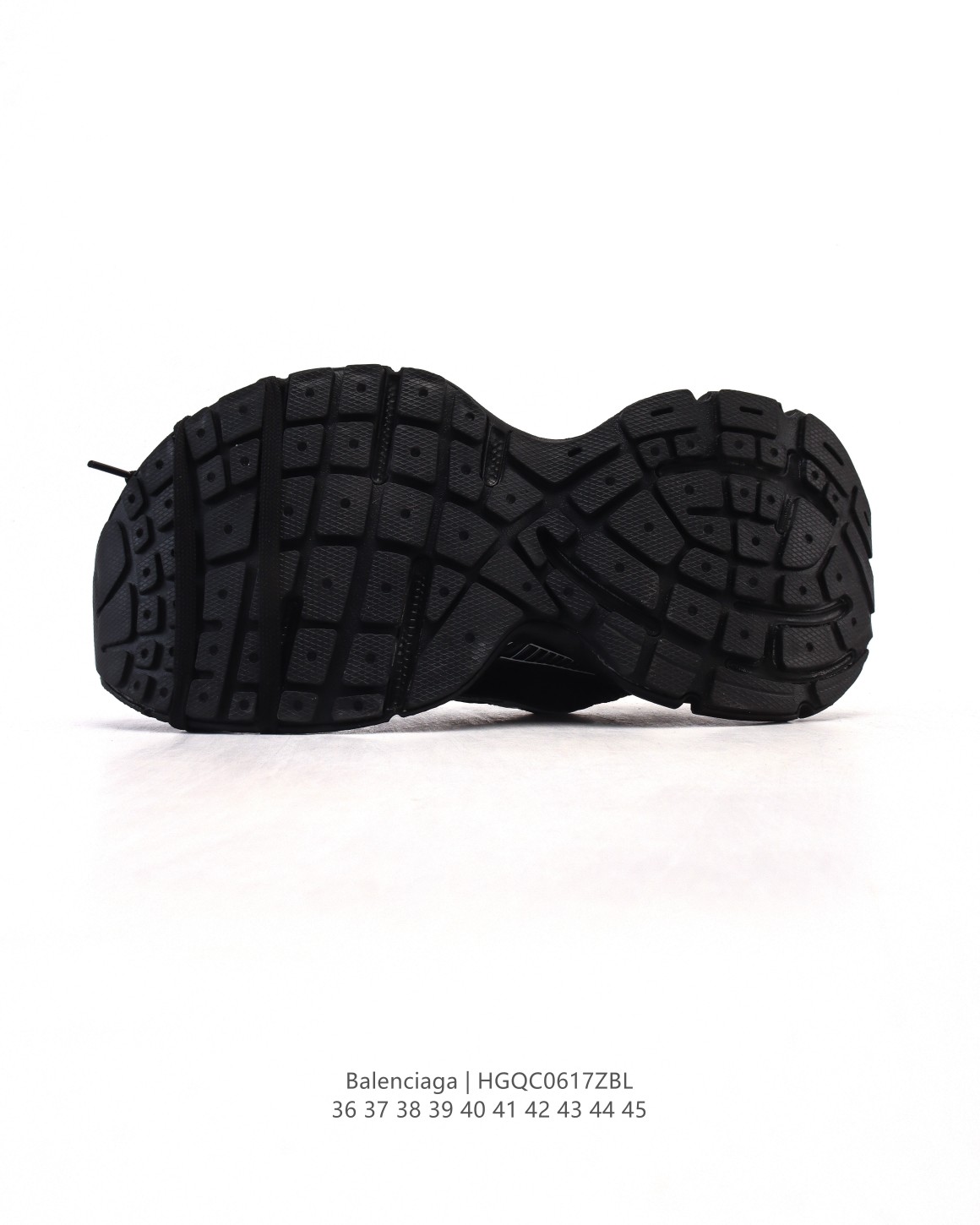 💰190
【公司级】巴黎世家 BALENCIAGA 3XL Sneakers 巴黎世家 十代网布系带低帮走秀复古老爹运动鞋 透气网纱 网面 材料和聚氨酯 磨损效果 鞋头边缘和后帮 Balenciaga 徽标 鞋面和后跟凸印尺码 鞋舌 3XL 橡胶品牌标识和反光细节 鞋帮拉袢和鞋舌拉祥 配反光细节 备用鞋带在鞋履前侧 可在穿着前取下 便于不同造型搭配 正常尺码。 

尺码：36-45
编码：HGQC0617ZBL