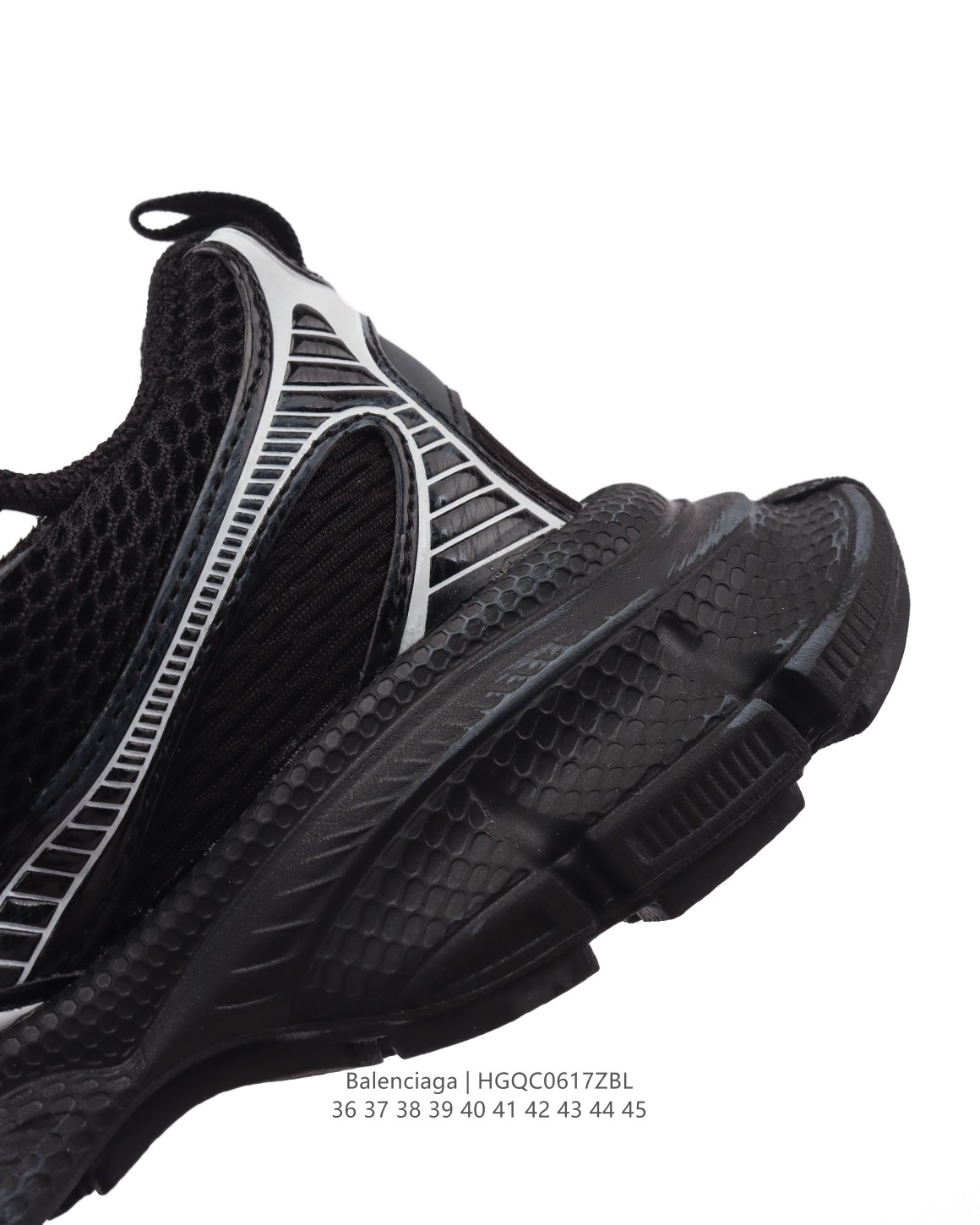 💰190
【公司级】巴黎世家 BALENCIAGA 3XL Sneakers 巴黎世家 十代网布系带低帮走秀复古老爹运动鞋 透气网纱 网面 材料和聚氨酯 磨损效果 鞋头边缘和后帮 Balenciaga 徽标 鞋面和后跟凸印尺码 鞋舌 3XL 橡胶品牌标识和反光细节 鞋帮拉袢和鞋舌拉祥 配反光细节 备用鞋带在鞋履前侧 可在穿着前取下 便于不同造型搭配 正常尺码。 

尺码：36-45
编码：HGQC0617ZBL