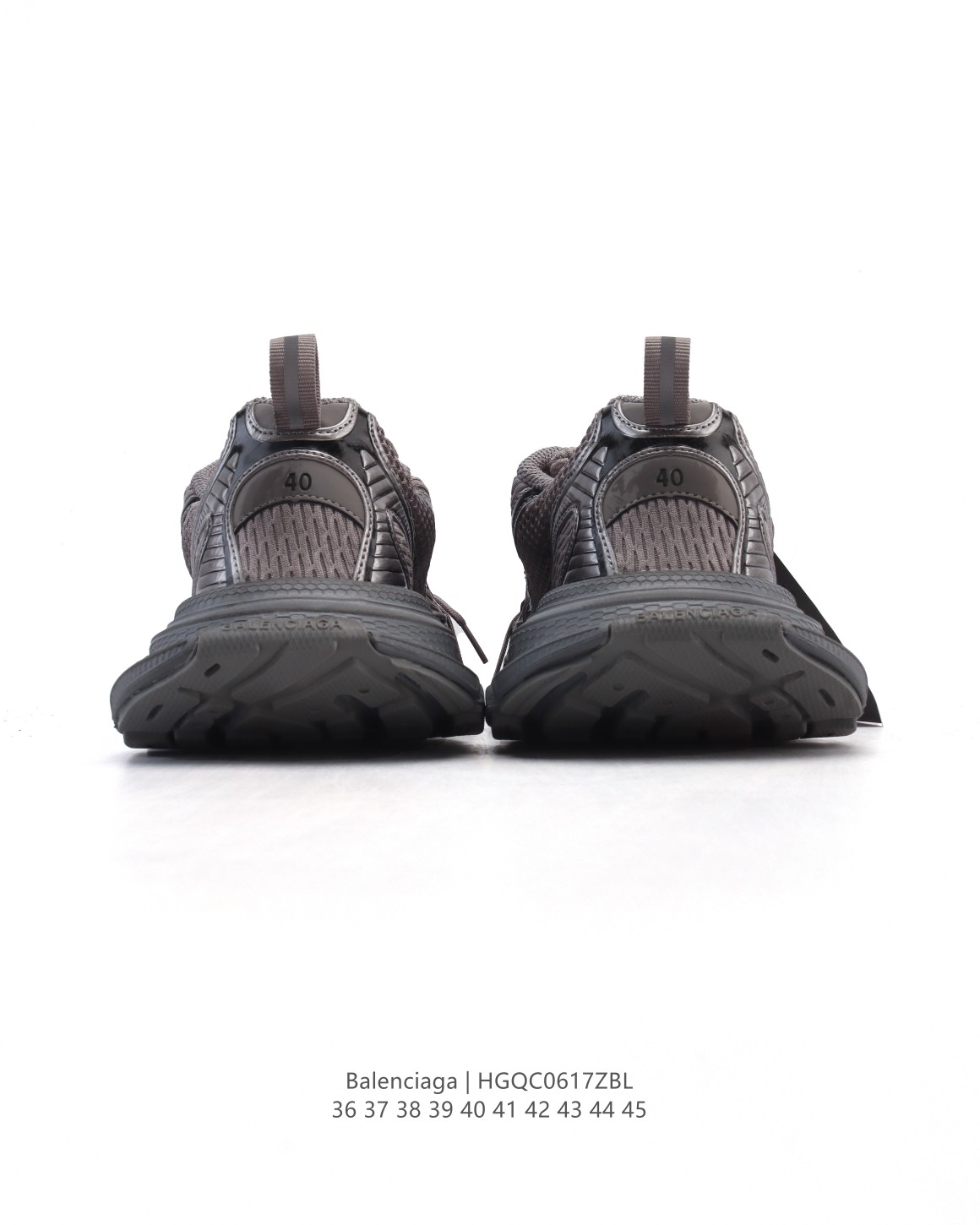 💰190
【公司级】巴黎世家 BALENCIAGA 3XL Sneakers 巴黎世家 十代网布系带低帮走秀复古老爹运动鞋 透气网纱 网面 材料和聚氨酯 磨损效果 鞋头边缘和后帮 Balenciaga 徽标 鞋面和后跟凸印尺码 鞋舌 3XL 橡胶品牌标识和反光细节 鞋帮拉袢和鞋舌拉祥 配反光细节 备用鞋带在鞋履前侧 可在穿着前取下 便于不同造型搭配 正常尺码。 

尺码：36-45
编码：HGQC0617ZBL