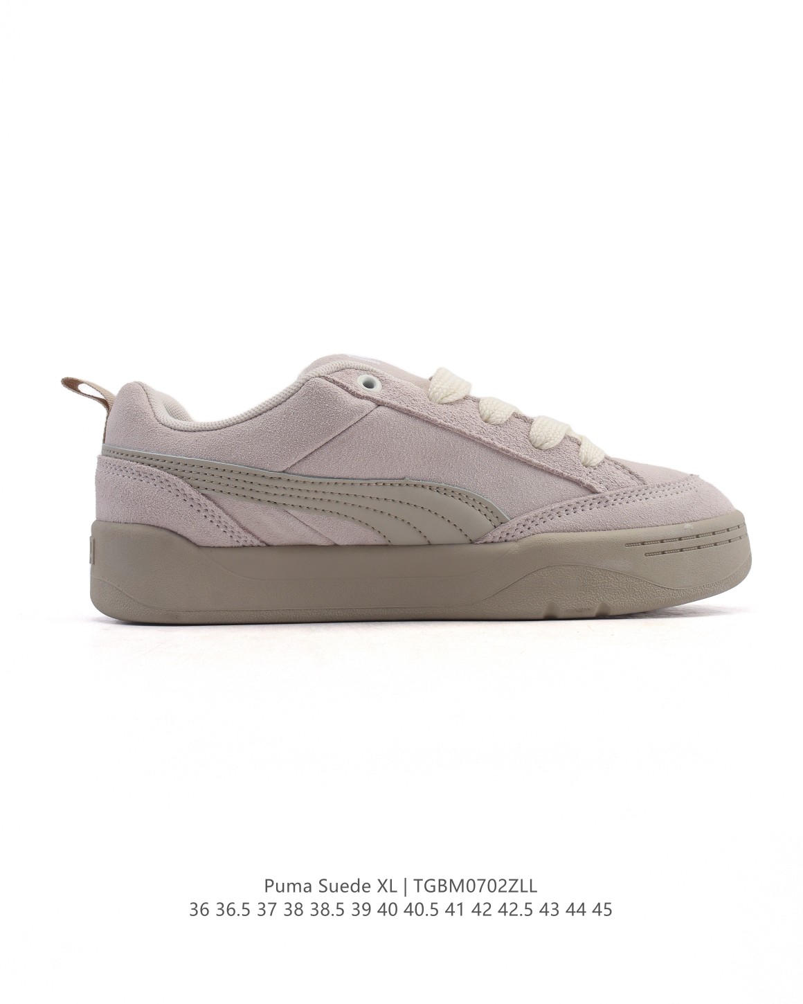 💰150版本
彪马（PUMA）休闲板鞋 Suede XL系列经典帆布厚底防滑耐磨舒适透气运动鞋 新年穿有型/时尚/穿搭/球鞋/穿搭/时尚/潮流/面包鞋/PUMA面包鞋，情侣必备！这款PUMA Suede XL面包鞋，以其宽大厚实的鞋型和复古潮流感吸引眼球。👟帆布材质，让鞋面质感柔软细腻，彰显高品质。👣 圆润饱满的鞋头设计，不仅保护脚趾，还增加了鞋子的立体感。👂 宽大的鞋舌，印有经典的PUMA标志或其他品牌标识🌀 与鞋面颜色相配的纯色鞋带，穿过金属或塑料质地的鞋眼，确保穿着舒适稳定。🛤️ 橡胶大底，质地坚韧，耐磨防滑，科学设计的鞋底纹路提供良好抓地力。💑 作为情侣款，鞋子设计注重男女通用风格，让情侣双方穿着时展现协调统一的视觉效果。

尺码：36-45含半码秀
编码：TGBM0702ZLL