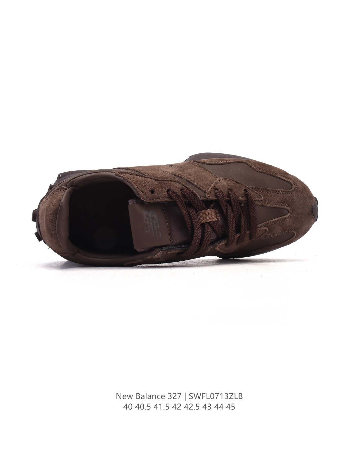 💰165
NB 新百伦 New Balance 327系列复古休闲运动慢跑鞋时尚男女运动鞋 以更纯粹的复古风格设计打造的全新造型 侧身还以解构设计，将 N 字标志以做旧压花样式呈现 样式别具新意。麂皮、冲孔皮革的塑造 则呈现出高级怀旧气质，也让鞋款在奢华时装风格与运动氛围之间达到了平衡。鞋身采用猪巴革麂皮织物等物料拼接构成 中底高弹PU材质及满丁防滑橡胶外底。

类型：男女鞋
货号：U327LZ
尺码：40 - 45含半码
编码：SWFL0713ZLB