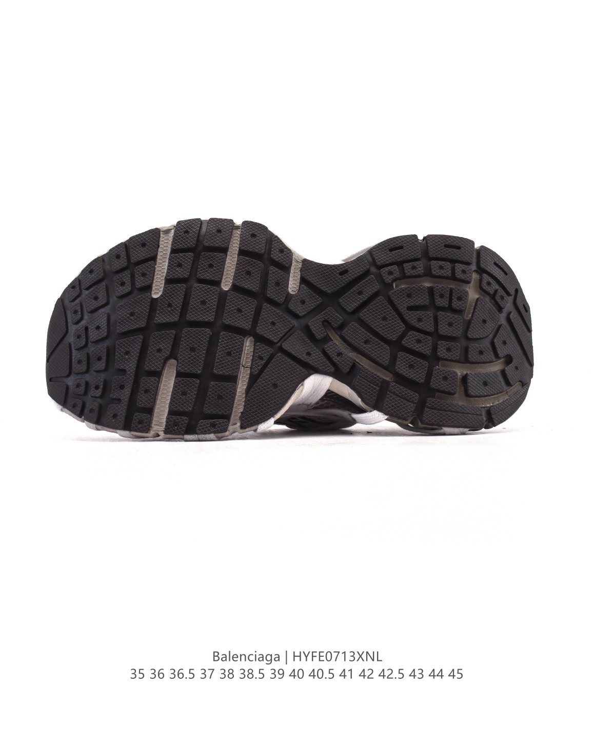 💰340
【公司级】巴黎世家 BALENCIAGA 3XL Sneakers 巴黎世家 十代网布系带低帮走秀复古老爹运动鞋 解构绑带 透气网纱 网面 材料和聚氨酯 磨损效果 鞋头边缘和后帮 Balenciaga 徽标 鞋面和后跟凸印尺码 鞋舌 3XL 橡胶品牌标识和反光细节 鞋帮拉袢和鞋舌拉祥 配反光细节 备用鞋带在鞋履前侧 可在穿着前取下 便于不同造型搭配 正常尺码。 

尺码：35-45含半码
编码：HYFE0713XNL