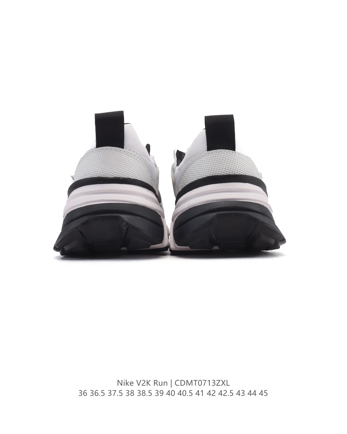 💰180
【公司级】Nike/耐克 V2K Run 减震防滑 复古低帮运动跑步鞋 超火复古跑鞋,采用太空革组合呼吸网眼布鞋面材质,搭载正确4层组合底模!!,嵌入TPU加固稳定模块,双层MD发泡缓震中底及防滑橡胶底片❗️最近在时尚圈又掀起了一阵流行复古风,比如 Vomero 5、Nike Initiator.... 等款式的鞋子可谓是火到不行,Nike这双完美平替 Balenciaga 3XL的Nike V2K Run Runtekk 也是许多潮人争相入手的鞋子之一。鞋款以山峰白为主色调,混搭富有光泽感的金属色元素,鞋身半透明塑料装饰,则借鉴自经典 Nike Vomero 5,营造出丰富层次感。此外,洋溢着复古美感的泡绵中底和厚实后跟设计,为你塑就舒适迈步体验,同时也为整体造型加分。
类型:男女鞋
货号:HJ4497
尺码:36-45含半码
编码:CDMT0713