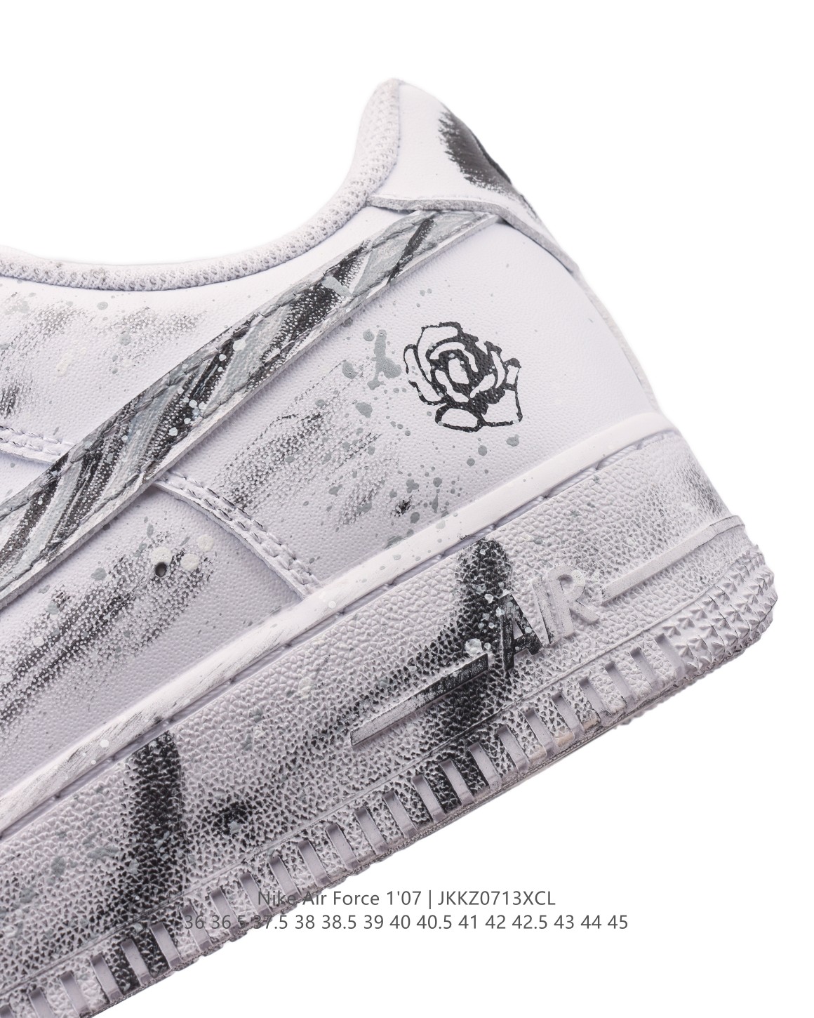 💰300
纯原级 AF1耐克 Nike Air Force 1 ‘07 Low 空军一号 小白鞋 厚底增高百搭运动板鞋 原楦头原纸板 打造纯正空军版型，专注外贸渠道 全掌内置蜂窝气垫 原盒配件 原厂中底钢印、拉帮完美  官方同步上架。

类型：男女鞋
货号：1A9VAO
码数：36-45含半码
编码：JKKZ0713XCL