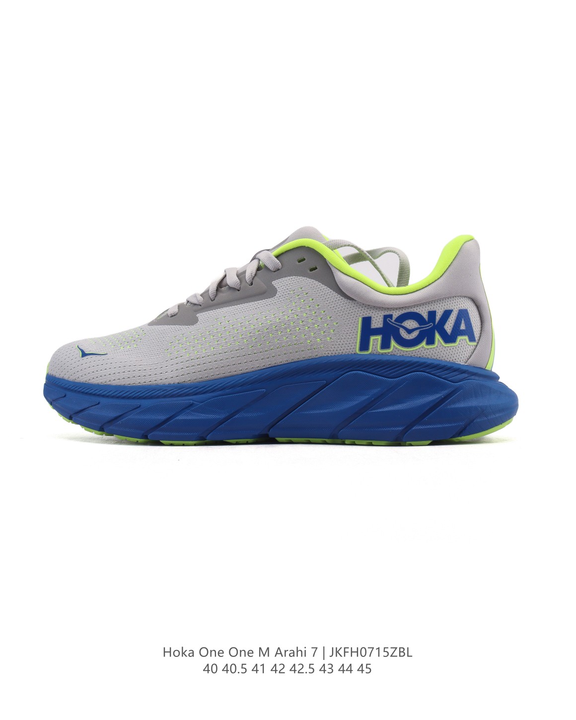 💰190
【新品🔥公司级】HOKA ONE ONE M 轻薄运动鞋 ARAHI 7 针织厚底老爹鞋 反光细节 鞋垫饰有标志 橡胶厚底 圆头 正面系带 衬垫设计 鞋底饰有logo 黑色/白色 侧面饰有logo印花 针织结构。全新设计的鞋面为 Arahi 7 此次升级的亮点，不管是在视觉方面还是穿着方面，都带来更加高级的感觉。 因为鞋面采用的是再生聚酯材质构成的针织网布，让鞋面具有绝佳的支撑性;透气孔洞的设计也让这双鞋的透气性大幅提升，再搭配厚实填充的鞋舌，轻松体验到舒适的包覆感。在鞋带系统方面，总共有八组鞋带孔及鞋舌固定环，让跑者自行灵活运用，鞋舌两侧也有弹力带连接至鞋身中底，帮助鞋舌不会乱跑，也让双脚被安全地锁定在鞋内。鞋后跟的延伸设计，支撑着足部阿里基斯腱，前掌和后跟轻微翘起的弧形结构，HOKA的Arahi 7以其宽楦版本和多样的配色，真正做到了满足不同消费者的需求。无论是专业的跑步者还是日常的休闲穿搭，这款鞋都能为你提供最佳的舒适度和适配性。

尺码:  40-45含半码
编码:  JKFH0715ZBL