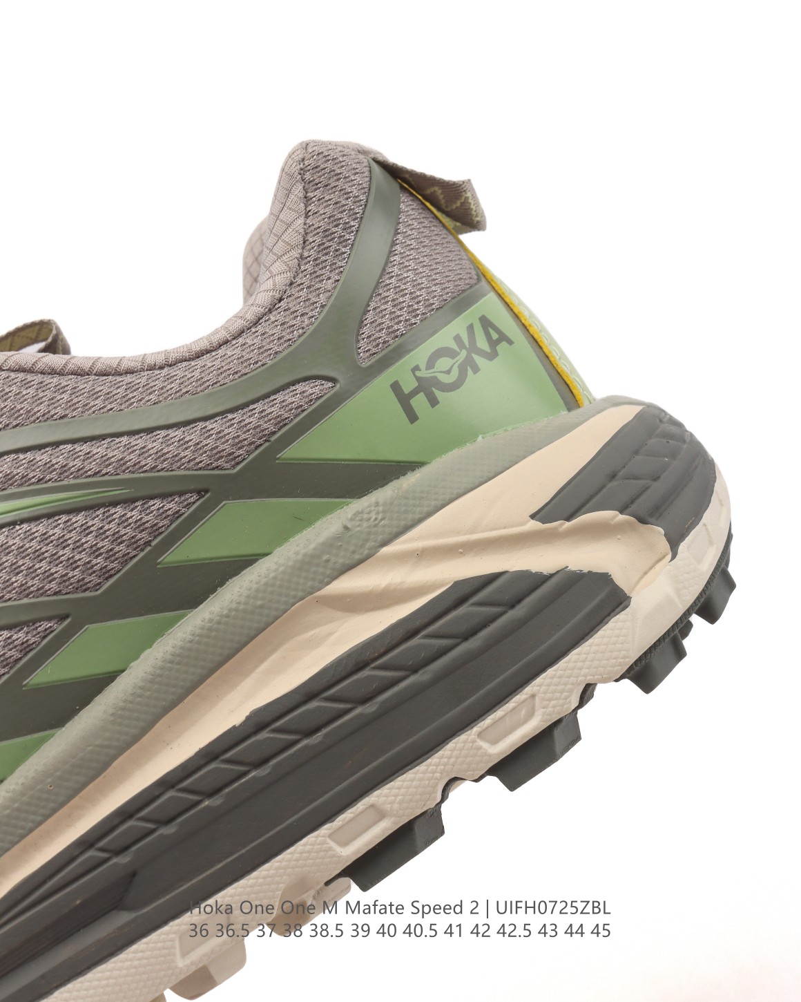 💰190
【公司级】玛法特二代 HOKA ONE ONE Mafate Speed 2 Low 轻量低帮户外越野跑鞋 户外山脉越野轻量运动跑鞋。鞋面用轻的无缝架构，鞋带用了弹性不易松脱的扁宽弹性鞋带，轻薄的TPU贴在透气的鞋面上。以阿尔卑斯山脉为主将亮色与蓝色调覆盖在这轮廓之上，前掌与中掌部分进行加宽，橡胶大底，EVA缓震鞋底用滚动平衡技术引导跑者自然步态。

类型：男女鞋
尺码：36-45含半码
编码：UIFH0725ZBL