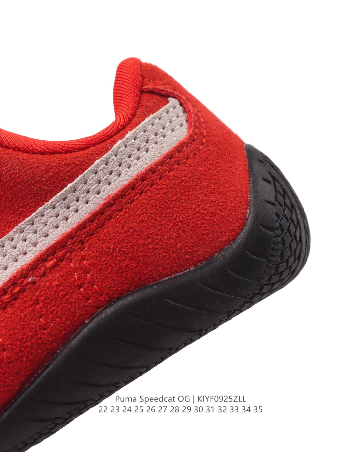 图片[8]-【童鞋PUMA Speedca OG 彪马极速赛车系列儿童低帮德训风拼接复古百搭休闲运动赛车鞋 鞋款从80、90年代赛车手所穿的防火赛车鞋为原型，鞋身线条模仿了赛车的流线廓形，体现了空气动力学原理的结构。简约流畅的外观，恰好又和贯穿其中的Formstrip Logo融合恰到好处，视觉上细节丰富且协调。本次Speedcat OG鞋款归来，最大看点自然式保留了窄版鞋型以及薄底构造。这两年各品牌鞋底越做越厚，Speedcat反其道而行之，上脚几乎无鞋底的效果带来耳目一新的视觉体验。鞋面依旧是以质感透气柔软皮革材质打造，并且大面积近乎全包裹的使用，复古味道也愈发浓烈。配色上更是将最原始的黑色和红色带回，向F1赛车队的标志性队服致敬。相信让各位一眼种草的更多是出挑的大红色，上脚即可瞬间点亮整体造型，在以球鞋为核心的OOTD中脱颖而出。而另一款黑色则是低调的万金油，彰显新潮个性的同时又不喧宾夺主，也是热爱简约系穿搭朋友的首选。 货号：406329 尺码：22-35-选品中心