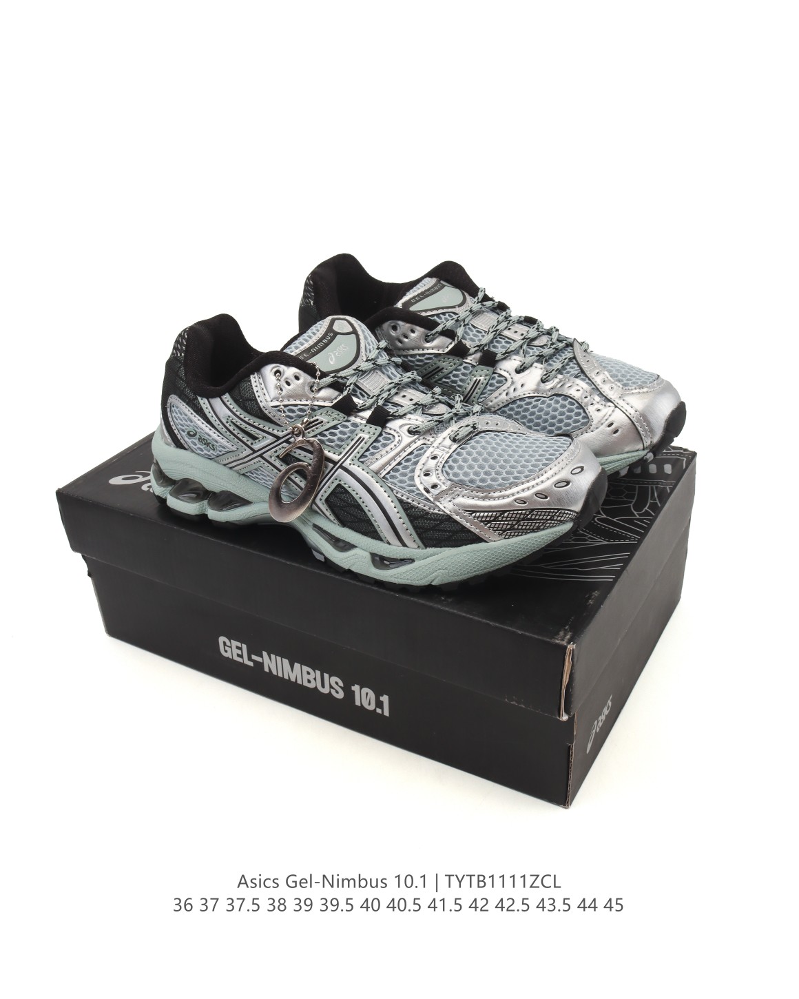 【公司级】亚瑟士 AsicsGel-Nimbus10.1复古跑鞋 厚底增高运动老爹鞋,ASICS 发布 Min-Nano x ASICS Gel-Nimbus 10.1 版本,进一步加强了其在运动鞋领域的影响力.与日本品牌 Min-Nano 的全新合作将高性能与极简主义风格相结合,重新构想了标志性的 Gel-Nimbus 10.结果是一次精致的更新,兼顾功能性和时尚前卫的美学.Gel-Nimbus 10.1 采用柔和的灰色配色方案,并饰有反光的 3M 触感,增添了微妙的微光.该设计采用透气的白色网眼基底,搭配时尚的灰色覆层和奶油色调,营造出低调、百搭的外观.这款鞋款精心打造,展现了 ASICS 和 Min-Nano 对细节的承诺.从加固的拼接到标志性的 GEL 缓震中底,每个元素都确保了更高的舒适度和耐用性.这款时尚的款式将实用性与都市风情相结合,适合运动和日常穿着.GEL 技术以其减震功能而闻名,可在从跑步到休闲城市漫步的各种活动中为双脚提供支持.反光 3M 细节还增加了夜间活动的可见度,在不影响风格的情况下提高了安全性.适合日常通勤走路,但需要适配鞋型,鞋面松散,配色时尚,但GEL胶脚感不太舒适,踩上去的反馈不稳定. 物 含半码 编码:TYTB1111ZCL