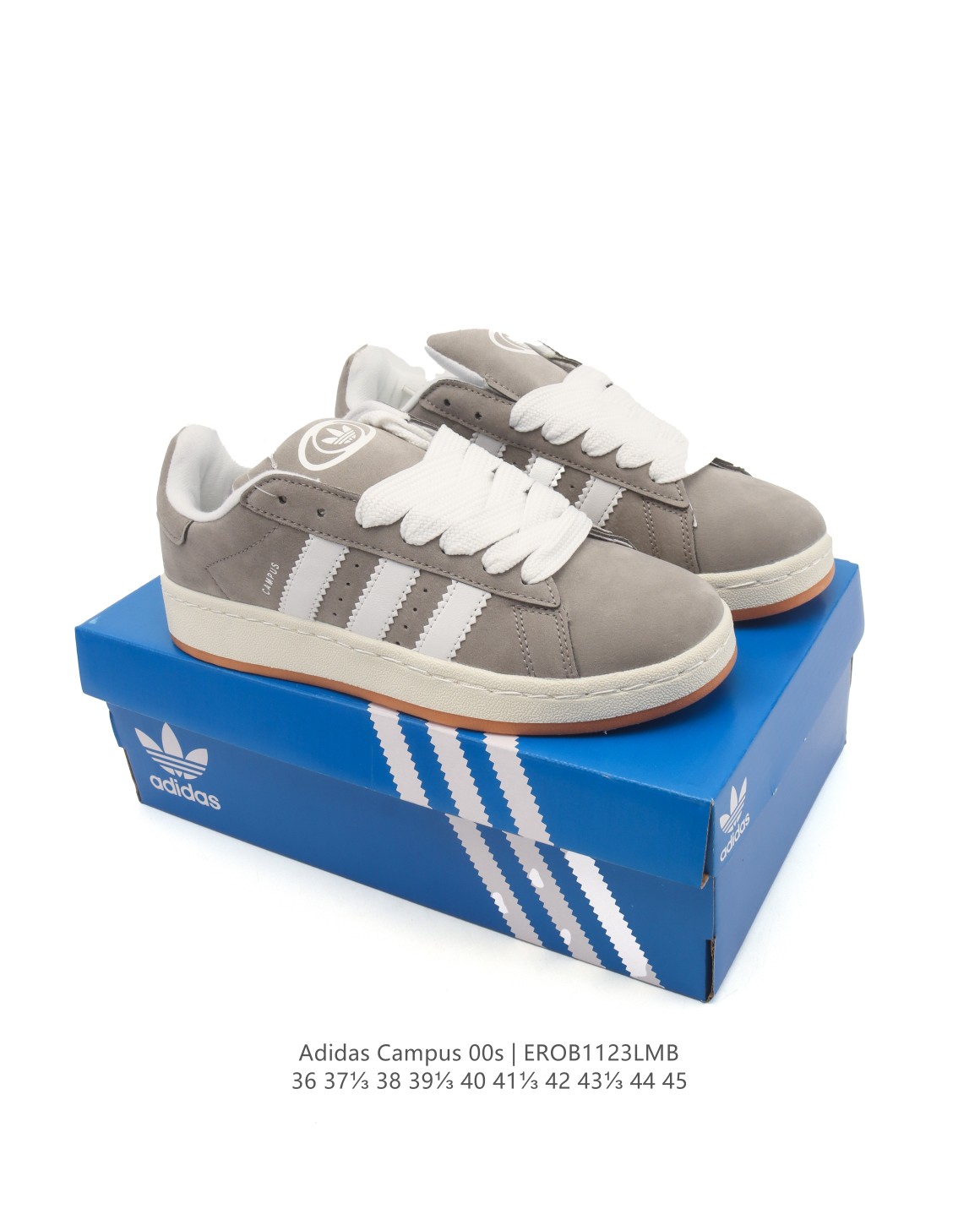 Adidas阿迪达斯.三叶草CAMPUS 00s 面包鞋复古休闲板鞋.千禧回潮!adidas Campus 00s 经典再现!面包化的campus鞋款在今年受到很多人的喜爱.鞋款整体设计在保有原型设计中经典的三叶草Logo及三条纹设计的同时,放大了整体鞋身、鞋带和三条纹比例.同时鞋身填充棉部分用料扎实、较为厚重,这也使得鞋舌部分不会轻易移位或弯折.同时鞋面切割与走线部分处理十分精细,皮面拼接部分边缘切割也十分整洁,保证了个性化设计的同时做工细致. 货号:JS3777 编码:EROB1123LMB