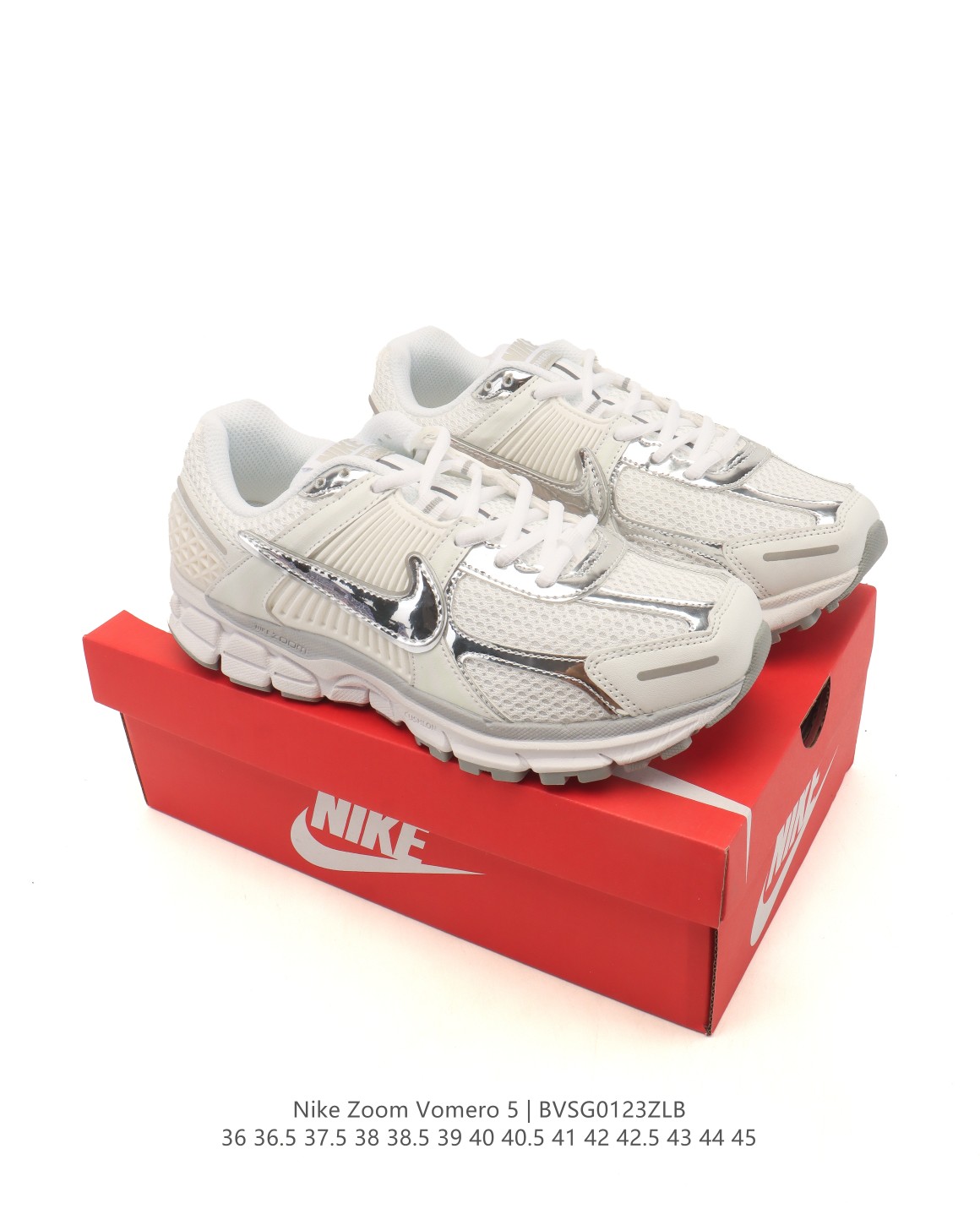 🈴💰105
【真标】Nike 耐克夏季 ZOOM VOMERO 5 运动鞋休闲训练跑步鞋，Nike Zoom Vomero 5 运动鞋妥帖包覆足部，提供透气支撑效果。耐穿材料组合设计，助你从容应对日常挑战。柔软泡绵和 Zoom Air 缓震配置，缔造轻盈舒适的顺畅迈步体验。网眼布搭配优质覆面，透气耐穿，Cushlon 泡绵搭配 Zoom Air 缓震配置，塑就回弹缓震的顺畅迈步体验，外底融入橡胶贴片，铸就非凡抓地力。

货号：FN7649-419
尺码：36 36.5 37.5 38 38.5 39 40 40.5 41 42 42.5 43 44 45
编码：BVSG0123ZLB