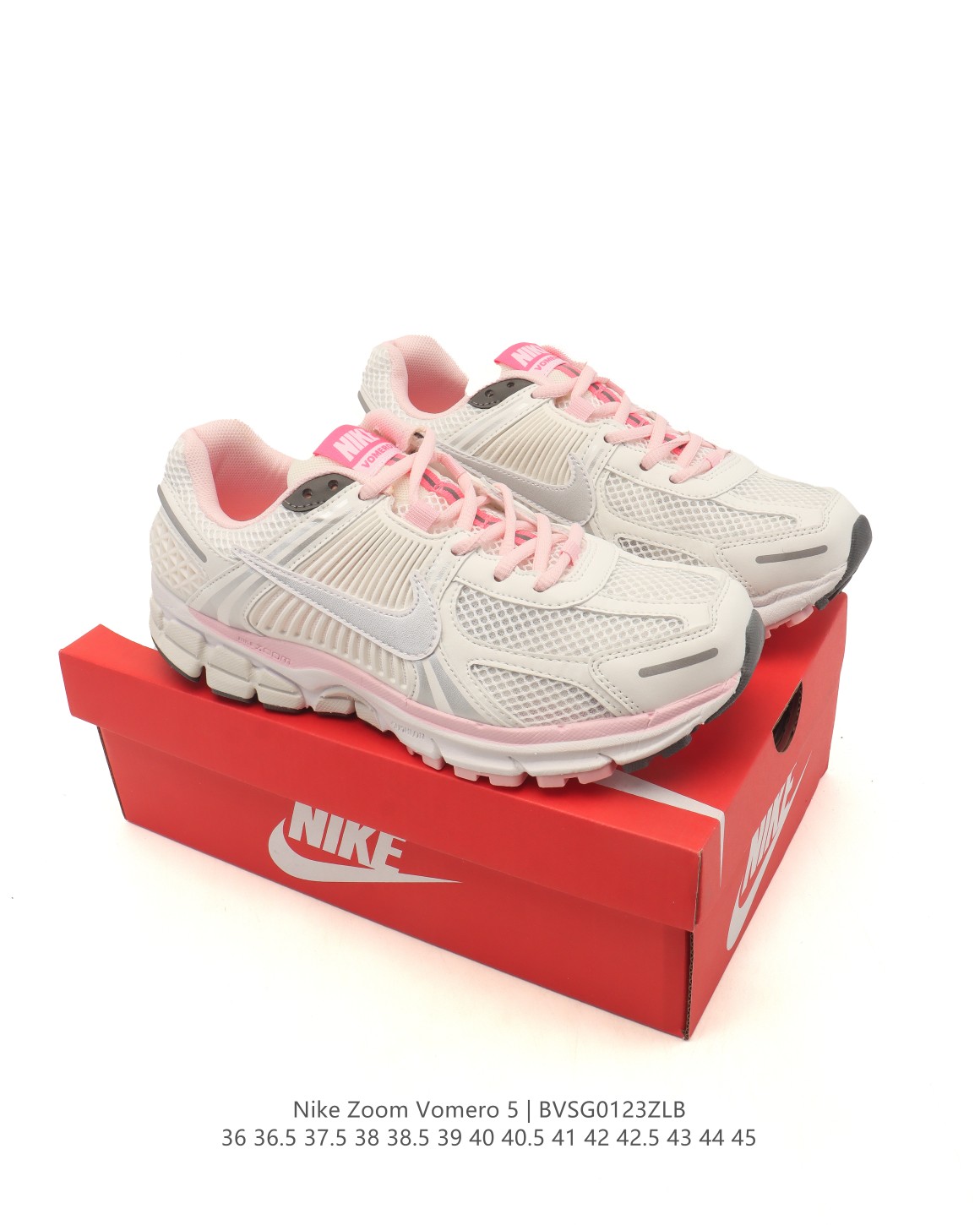 🈴💰105
【真标】Nike 耐克夏季 ZOOM VOMERO 5 运动鞋休闲训练跑步鞋，Nike Zoom Vomero 5 运动鞋妥帖包覆足部，提供透气支撑效果。耐穿材料组合设计，助你从容应对日常挑战。柔软泡绵和 Zoom Air 缓震配置，缔造轻盈舒适的顺畅迈步体验。网眼布搭配优质覆面，透气耐穿，Cushlon 泡绵搭配 Zoom Air 缓震配置，塑就回弹缓震的顺畅迈步体验，外底融入橡胶贴片，铸就非凡抓地力。

货号：FN7649-419
尺码：36 36.5 37.5 38 38.5 39 40 40.5 41 42 42.5 43 44 45
编码：BVSG0123ZLB