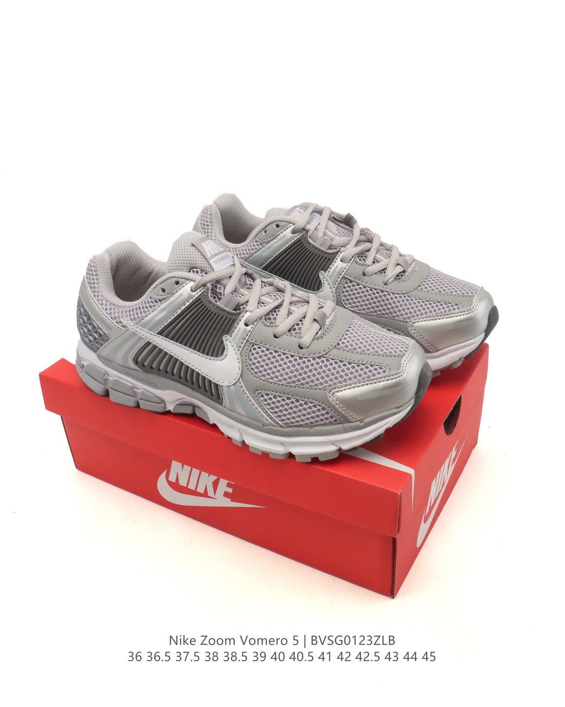 🈴💰105
【真标】Nike 耐克夏季 ZOOM VOMERO 5 运动鞋休闲训练跑步鞋，Nike Zoom Vomero 5 运动鞋妥帖包覆足部，提供透气支撑效果。耐穿材料组合设计，助你从容应对日常挑战。柔软泡绵和 Zoom Air 缓震配置，缔造轻盈舒适的顺畅迈步体验。网眼布搭配优质覆面，透气耐穿，Cushlon 泡绵搭配 Zoom Air 缓震配置，塑就回弹缓震的顺畅迈步体验，外底融入橡胶贴片，铸就非凡抓地力。

货号：FN7649-419
尺码：36 36.5 37.5 38 38.5 39 40 40.5 41 42 42.5 43 44 45
编码：BVSG0123ZLB
