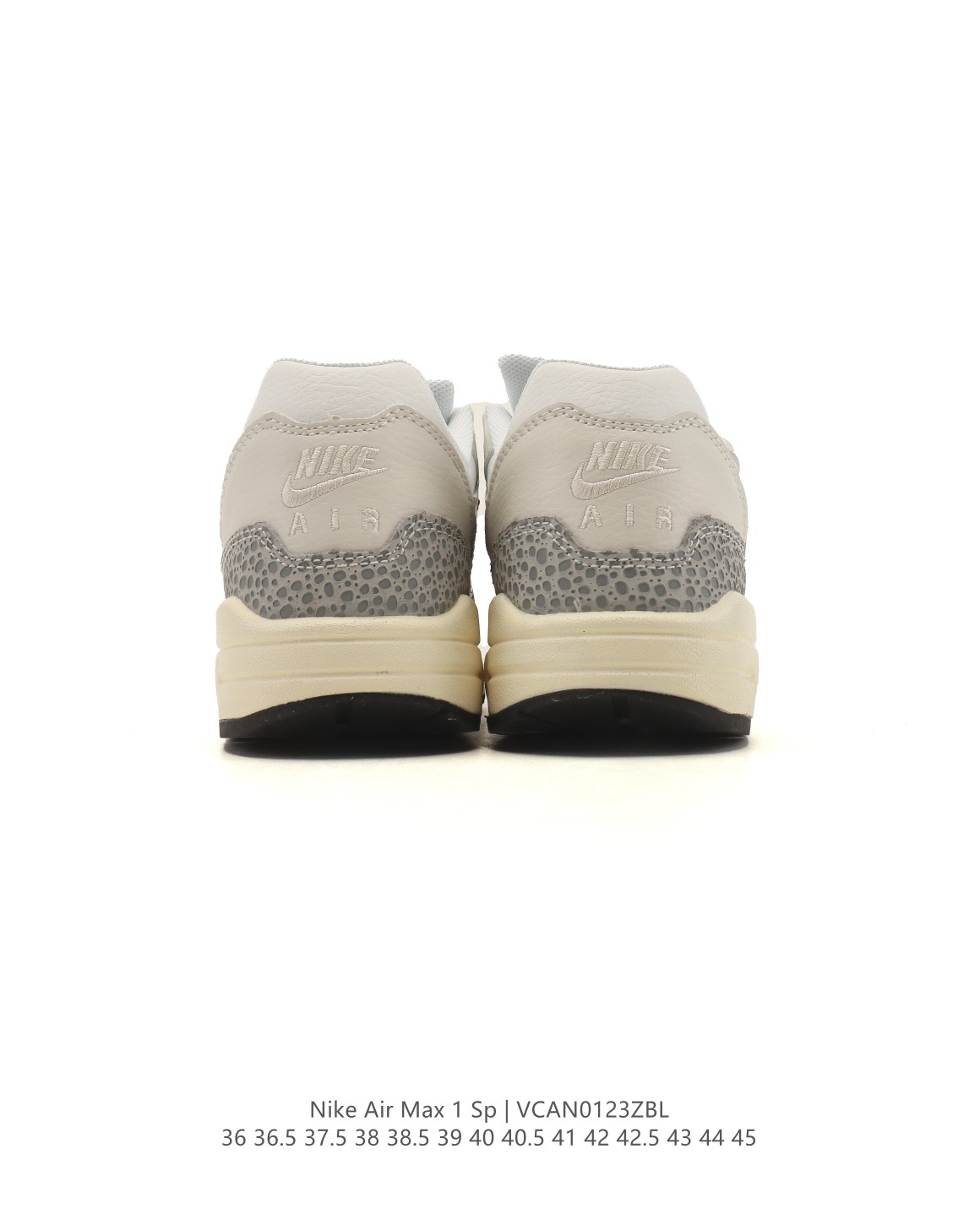 💰150
【真标】耐克 Nike Air Max 1 男女子运动鞋气垫缓震慢跑鞋 从法国建筑中汲取设计灵感，兼具运动风范和时尚格调，是此系列起初搭载 Air 的鞋款。疾速外观、经典缓震配置和经典波浪形挡泥片，令这款运动鞋自 1987 年以来一直占据先锋地位。 沿袭 80 年代经典复古设计，提升耐穿性，适合都市生活日常穿着 可视 Max Air 缓震配置起初专为提升跑步表现而设计，缔造经典风格，带来出色缓震体验 附赠额外鞋带，助你随心混搭，打造个性造型 加垫低帮鞋口，造型利落，舒适非凡 波浪形挡泥片和复古胶囊形状 Air 窗口，塑就你挚爱的经典外观 橡胶外底，增强抓地力与耐穿性 。

类型：男女鞋
货号：FB5059-100
码数：36 36.5 37.5 38 38.5 39 40 40.5 41 42 42.5 43 44 45
编码：VCAN0123ZBL