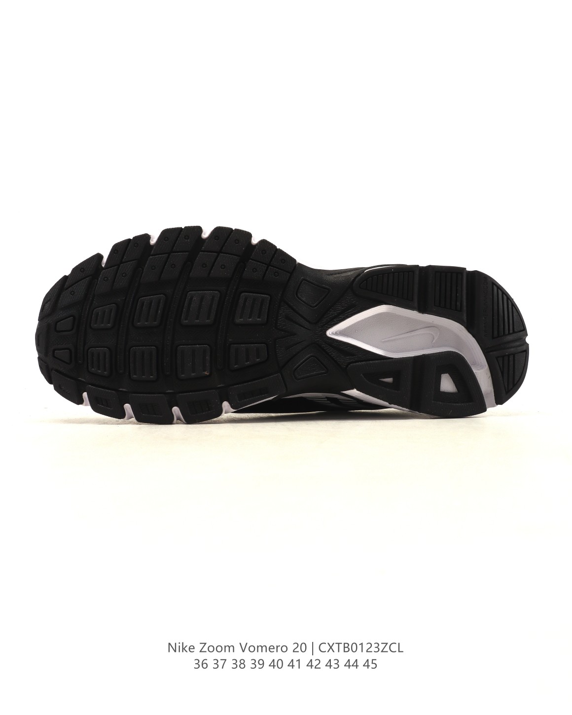 💰130
【新品🔥】Nike 耐克夏季 ZOOM VOMERO 20 运动鞋休闲训练跑步鞋。Nike ZOOM VOMERO系列是耐克的经典跑步鞋系列，以缓震性能和复古风格著称，通常面向日常训练和休闲穿着。该系列此前已推出至VOMERO 5等型号，VOMERO 20是一个迭代版本，将延续品牌的技术特点，如Zoom Air气垫和透气鞋面设计。该运动鞋妥帖包覆足部，提供透气支撑效果。耐穿材料组合设计，柔软泡绵和 Zoom Air 缓震配置，缔造轻盈舒适的顺畅迈步体验。网眼布搭配优质覆面，透气耐穿，Cushlon 泡绵搭配 Zoom Air 缓震配置，塑就回弹缓震的顺畅迈步体验，外底融入橡胶贴片，铸就非凡抓地力。

货号：HF7069-100
尺码：36 37.5 38 39 40 41 42 43 44 45
编码：CXTB0123ZCL