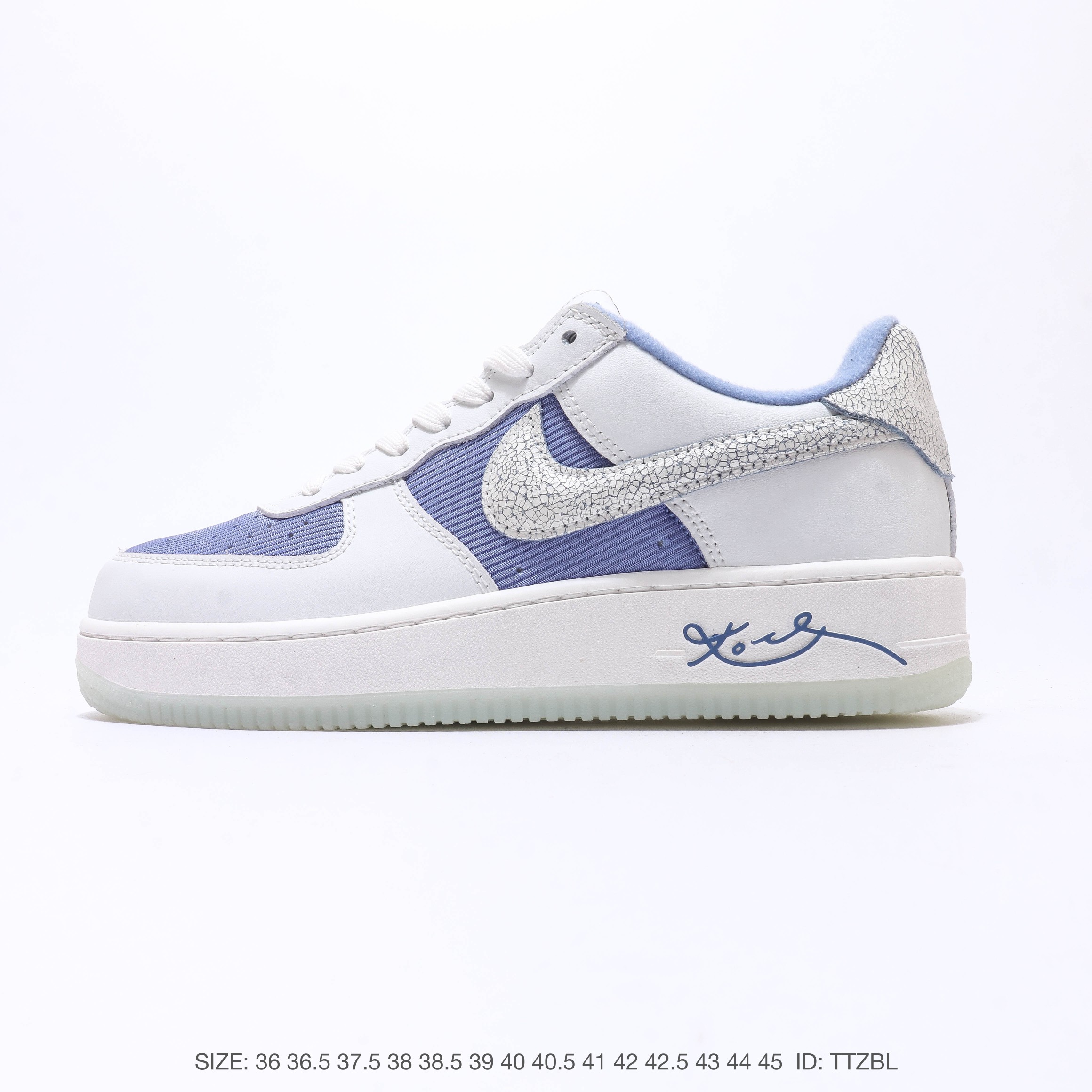 Nike Air Force 1 07 Low – IQ1402