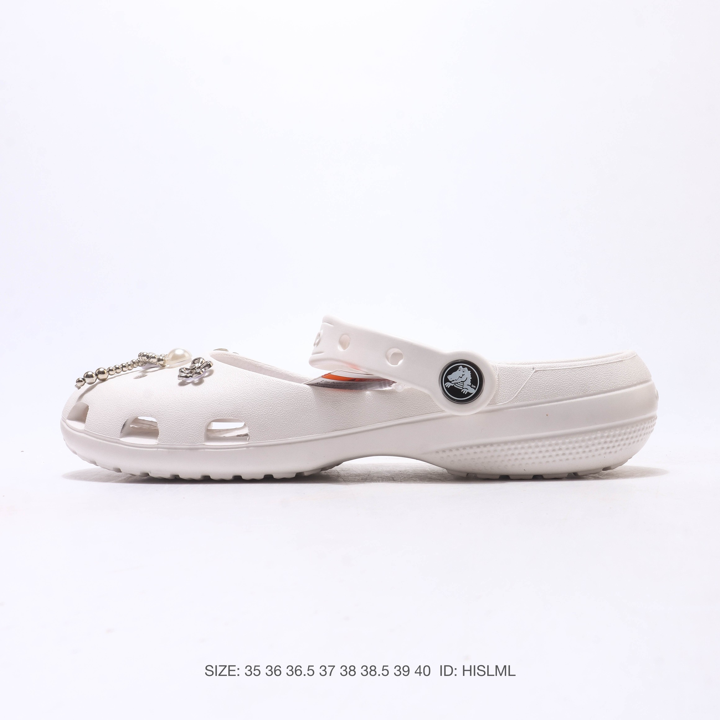 Crocs 沙滩洞洞鞋 纤细·优雅·轻盈经典芭蕾鞋 女士休闲凉拖鞋 卡骆驰明星同款凉鞋 一体成型Crocs/卡骆驰 凉鞋 优雅低跟厚底一脚蹬 212478玛丽珍鞋型线条流畅柔美，圆润的鞋头设计，提升整体造型吸睛度。可调节后跟带，易穿脱，行走更稳妥的同时满足个性化穿搭需求。百变搭配镂空洞洞可搭配智必星，通风透气。颗粒鞋床圆形凸起的小颗粒鞋床，带来更舒适脚感！ 类型：女鞋 SIZE：35 36 36.5 37 38 38.5 39 40 ID：HISLML image 1