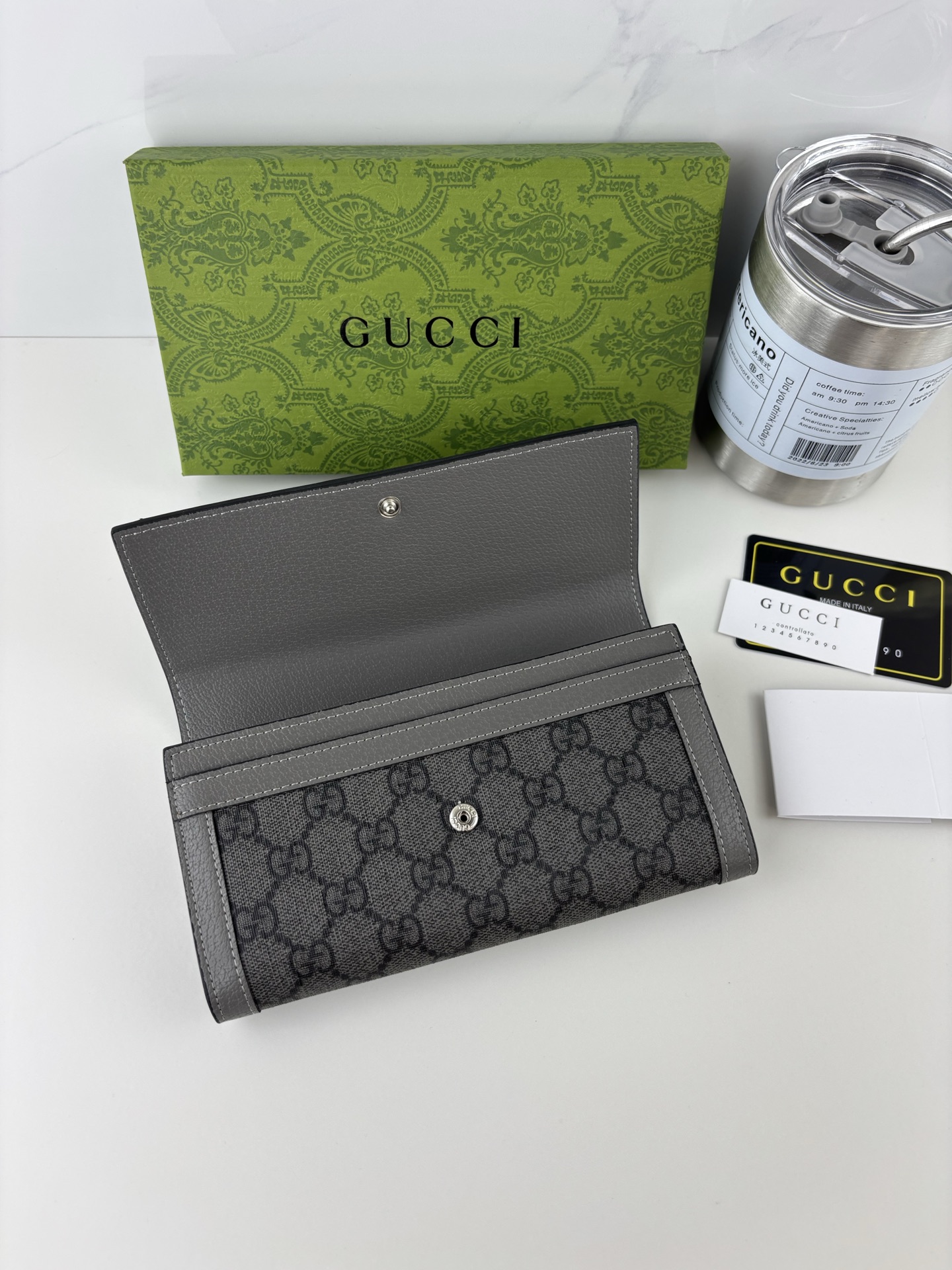 GUCCI Ophidiaシリーズ グレー GGスプリームキャンバスバッグ