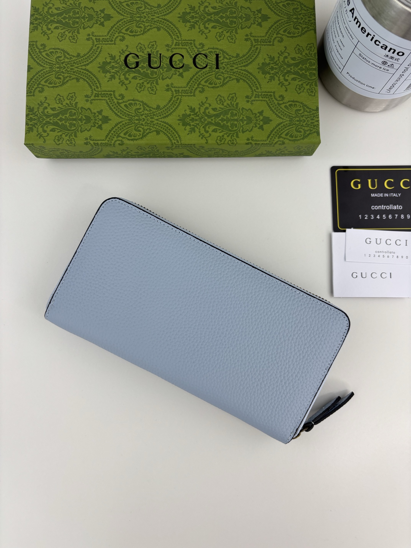 GUCCI 蟒蛇皮蝴蝶結財布 - 双Gデザインと小牛皮使用