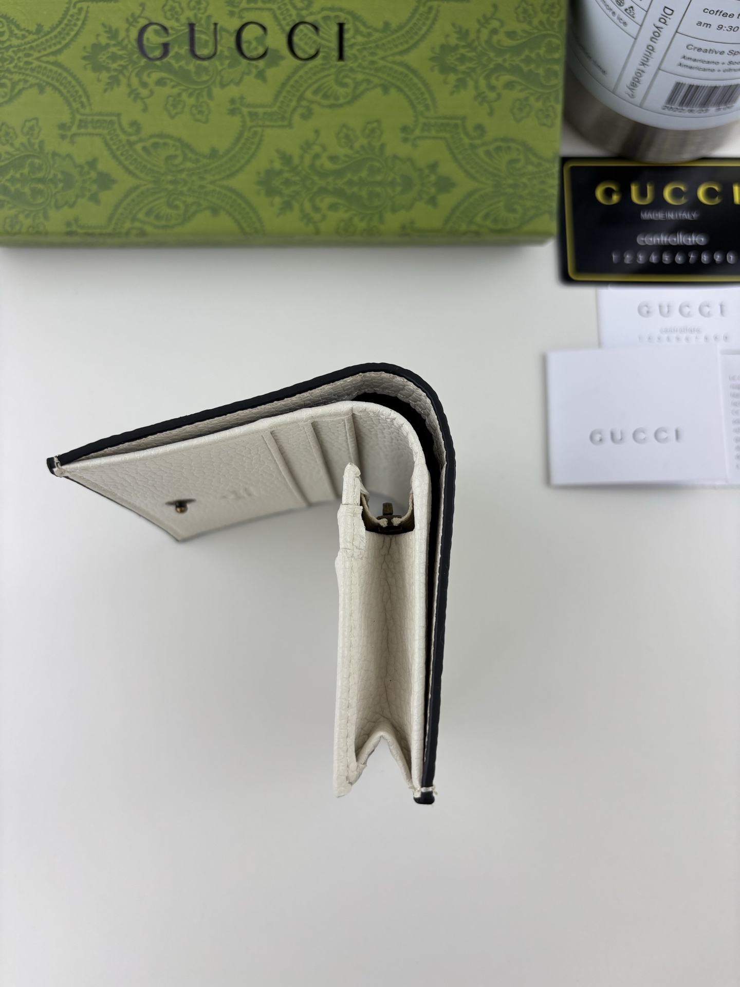 GUCCl 蟒蛇皮蝴蝶结小財布 - 小牛皮製・双Gロゴ付き