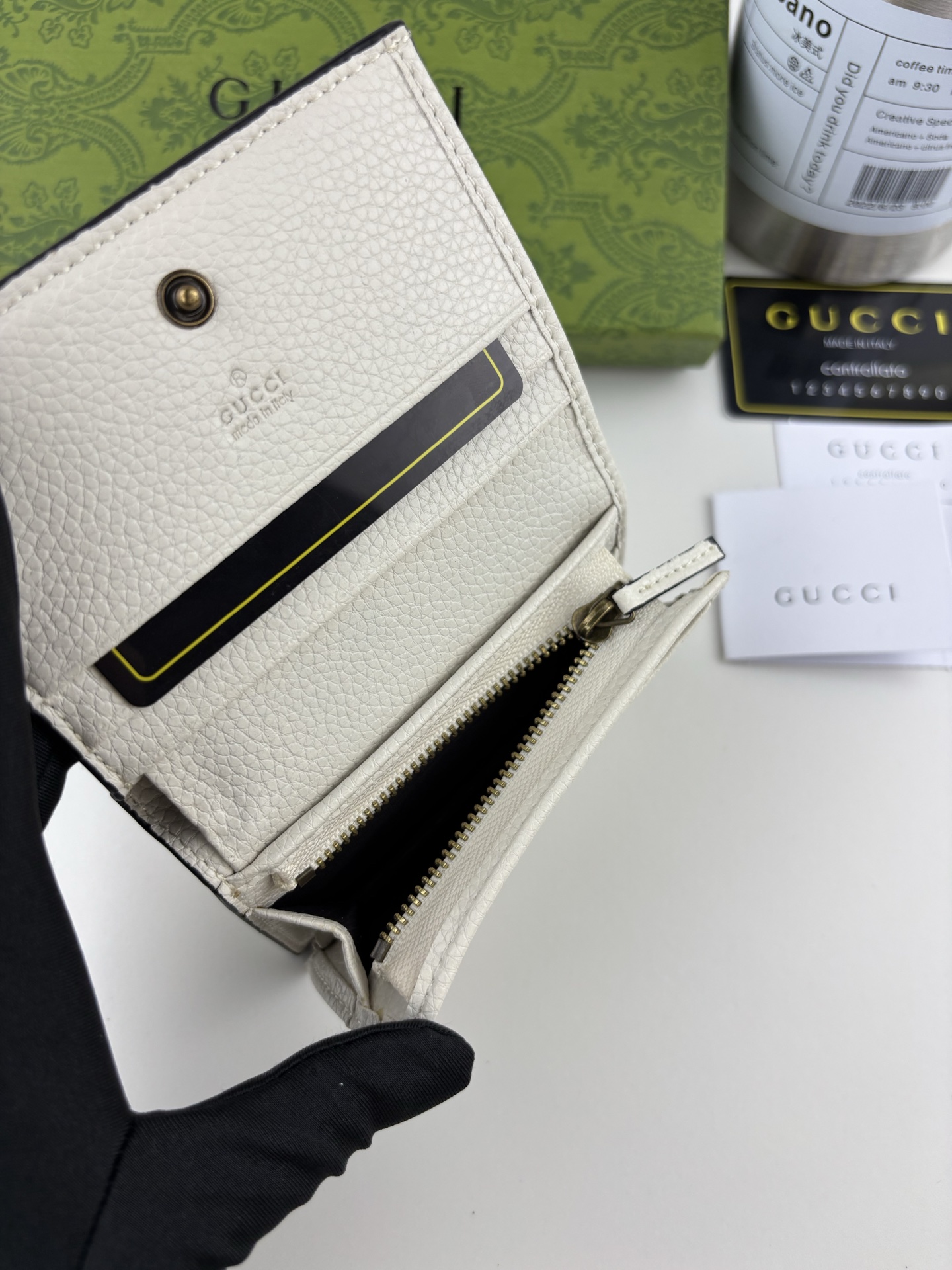 GUCCl 蟒蛇皮蝴蝶结小財布 - 小牛皮製・双Gロゴ付き