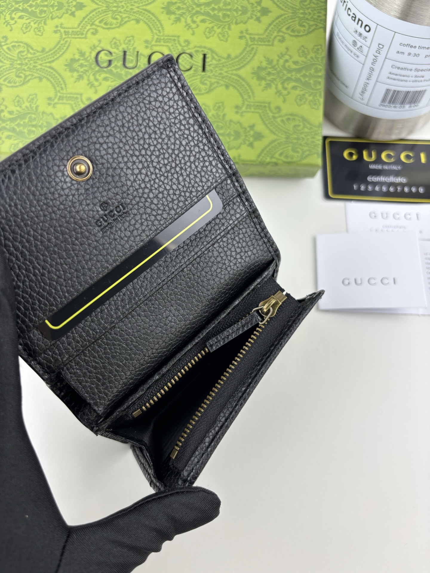 GUCCl 蟒蛇皮蝴蝶结小財布 - 双Gデザインのエレガントなアイテム