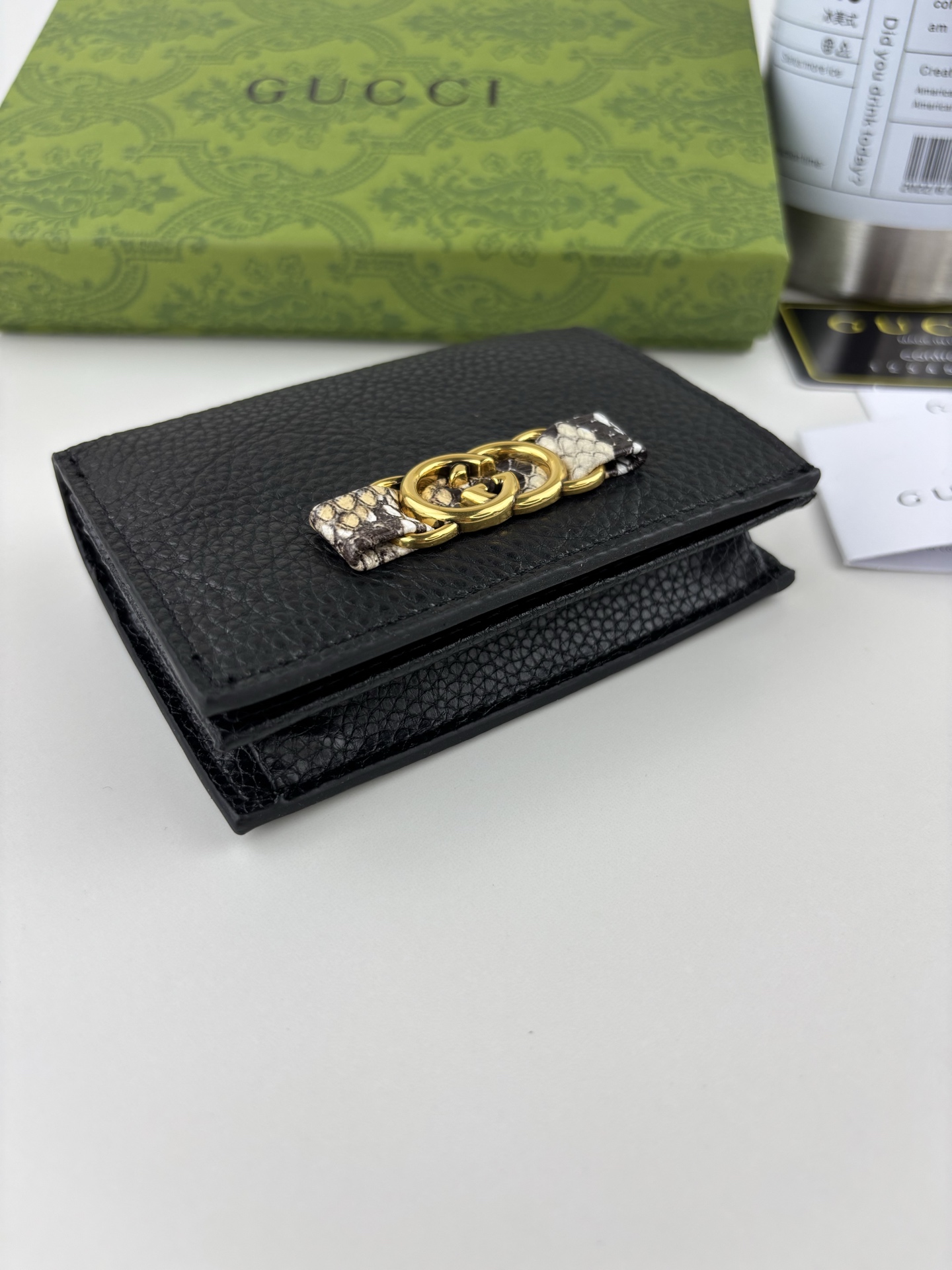 GUCCl 蟒蛇皮蝴蝶结小財布 - 双Gデザインのエレガントなアイテム