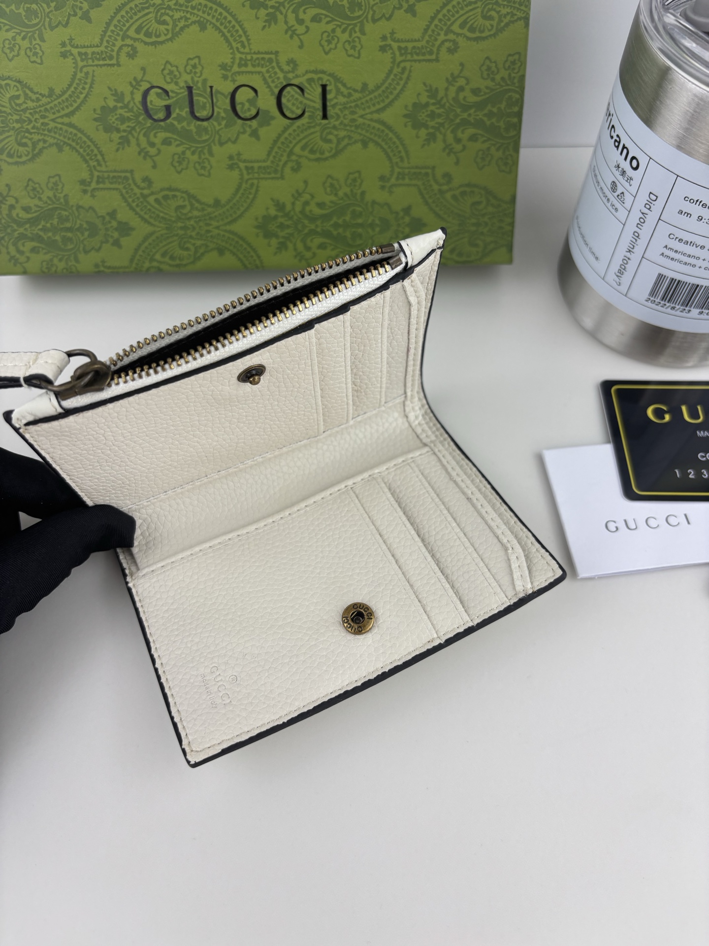 GUCCI 夏季シリーズ ホワイトレザー 財布 蝶結びデザイン