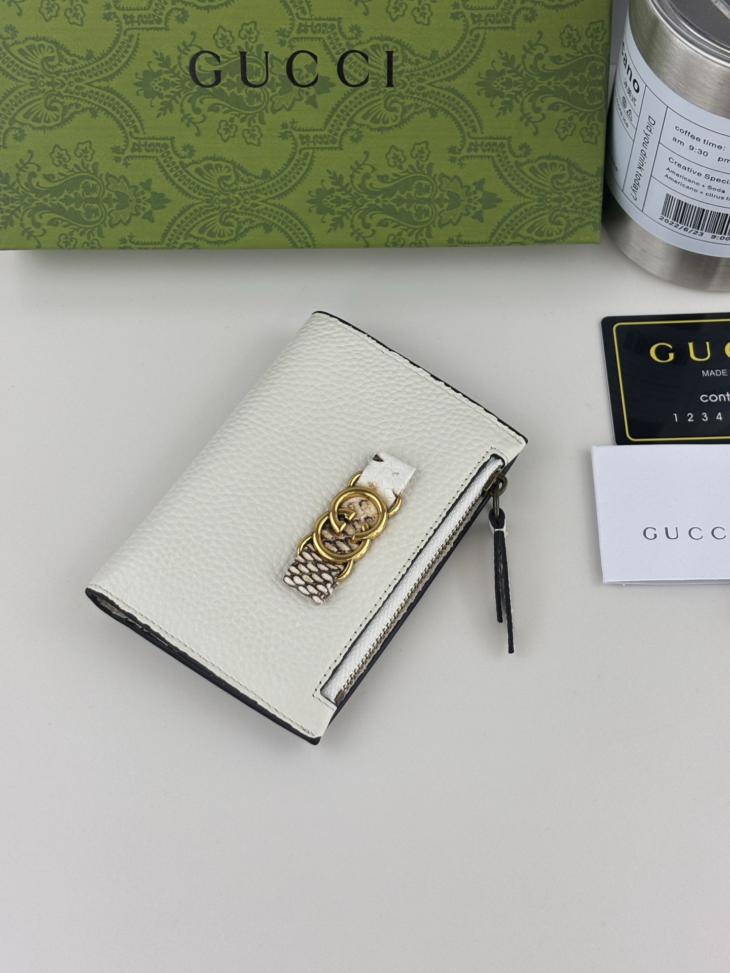 GUCCI 夏季シリーズ ホワイトレザー 財布 蝶結びデザイン