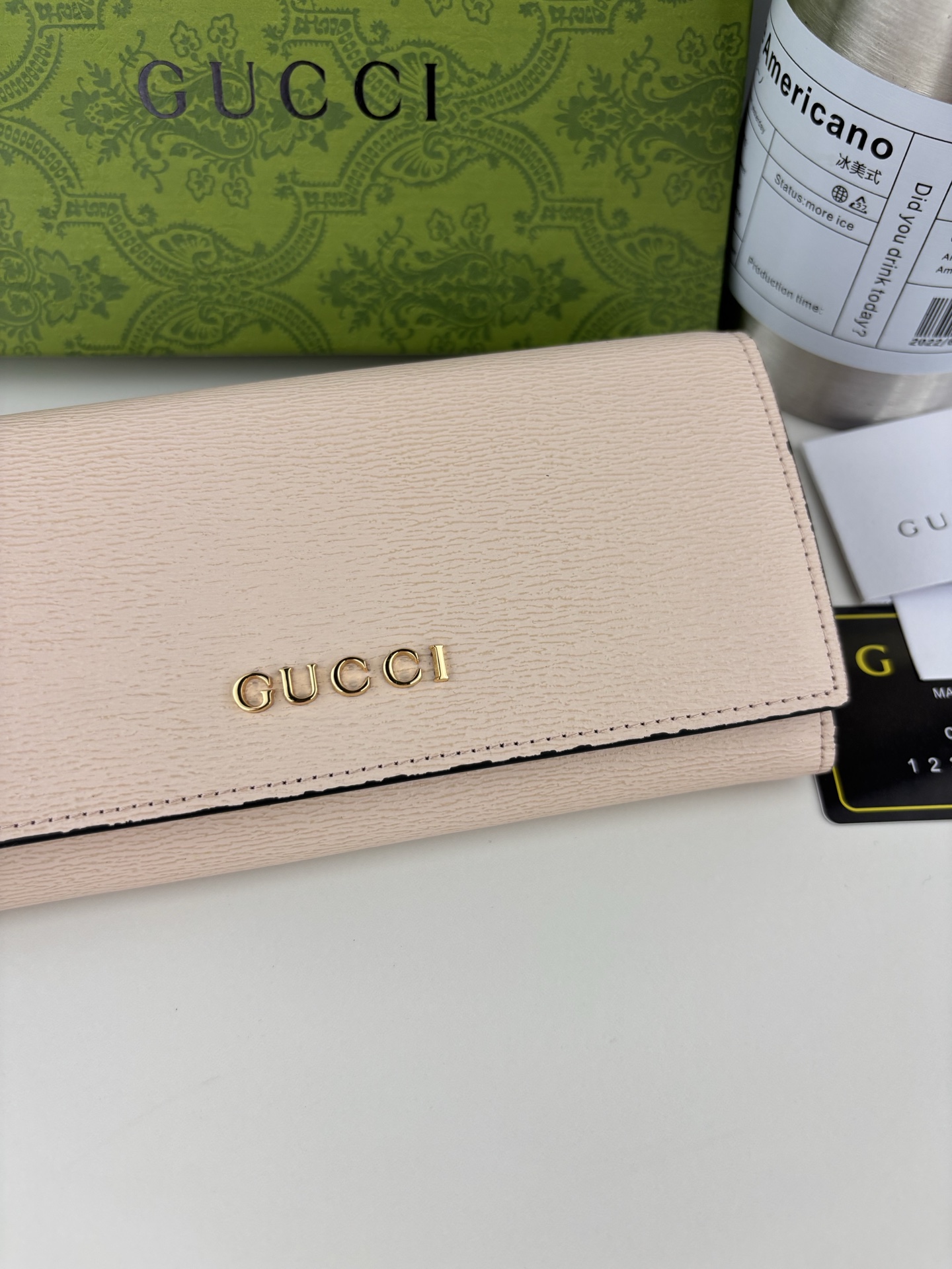 Gucci手書きロゴ長財布 - 粉色の魅力と機能性