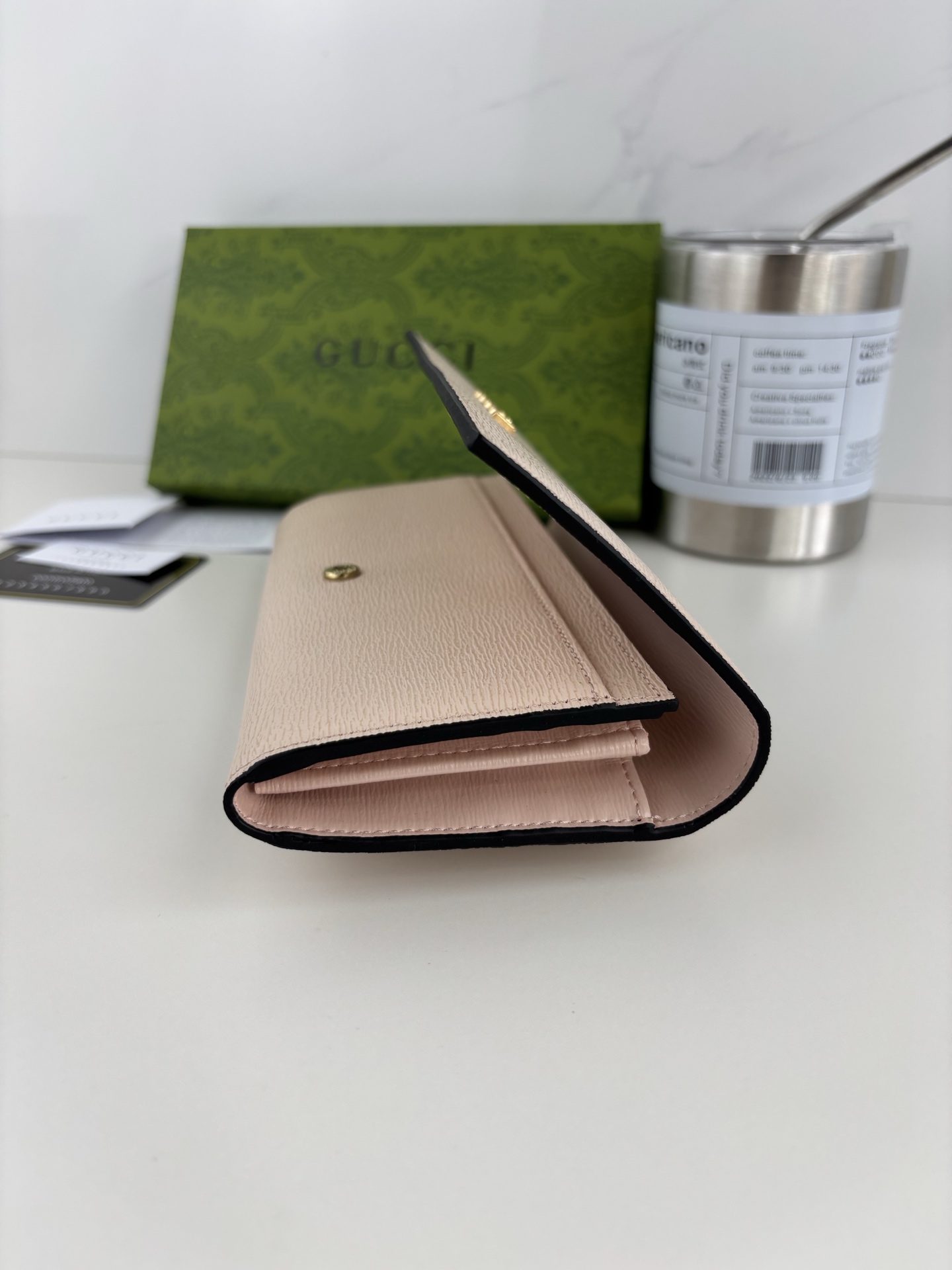 Gucci手書きロゴ長財布 - 粉色の魅力と機能性