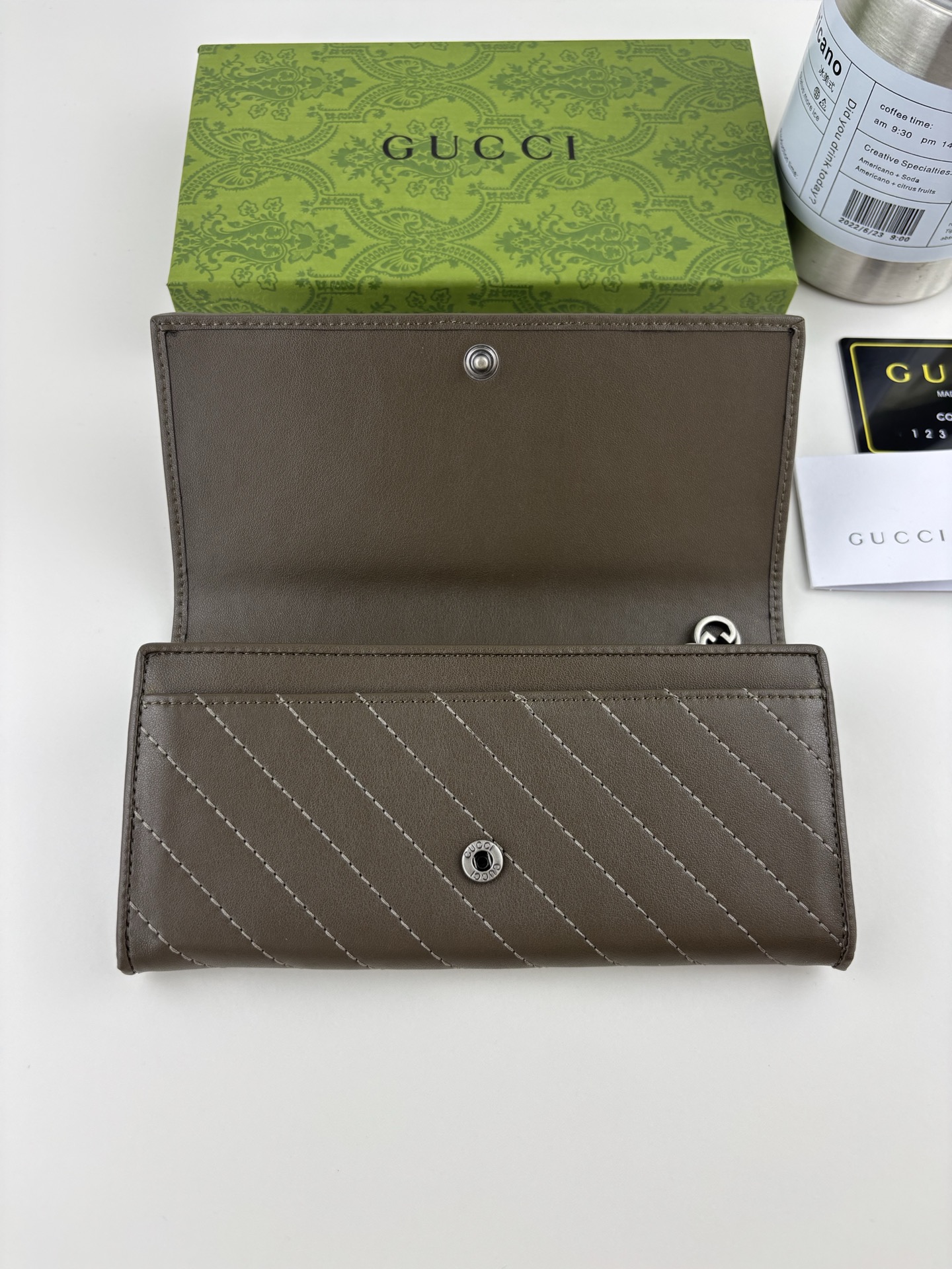 Gucci Blondieシリーズ ダブルGデザインの皮革クラッチバッグ