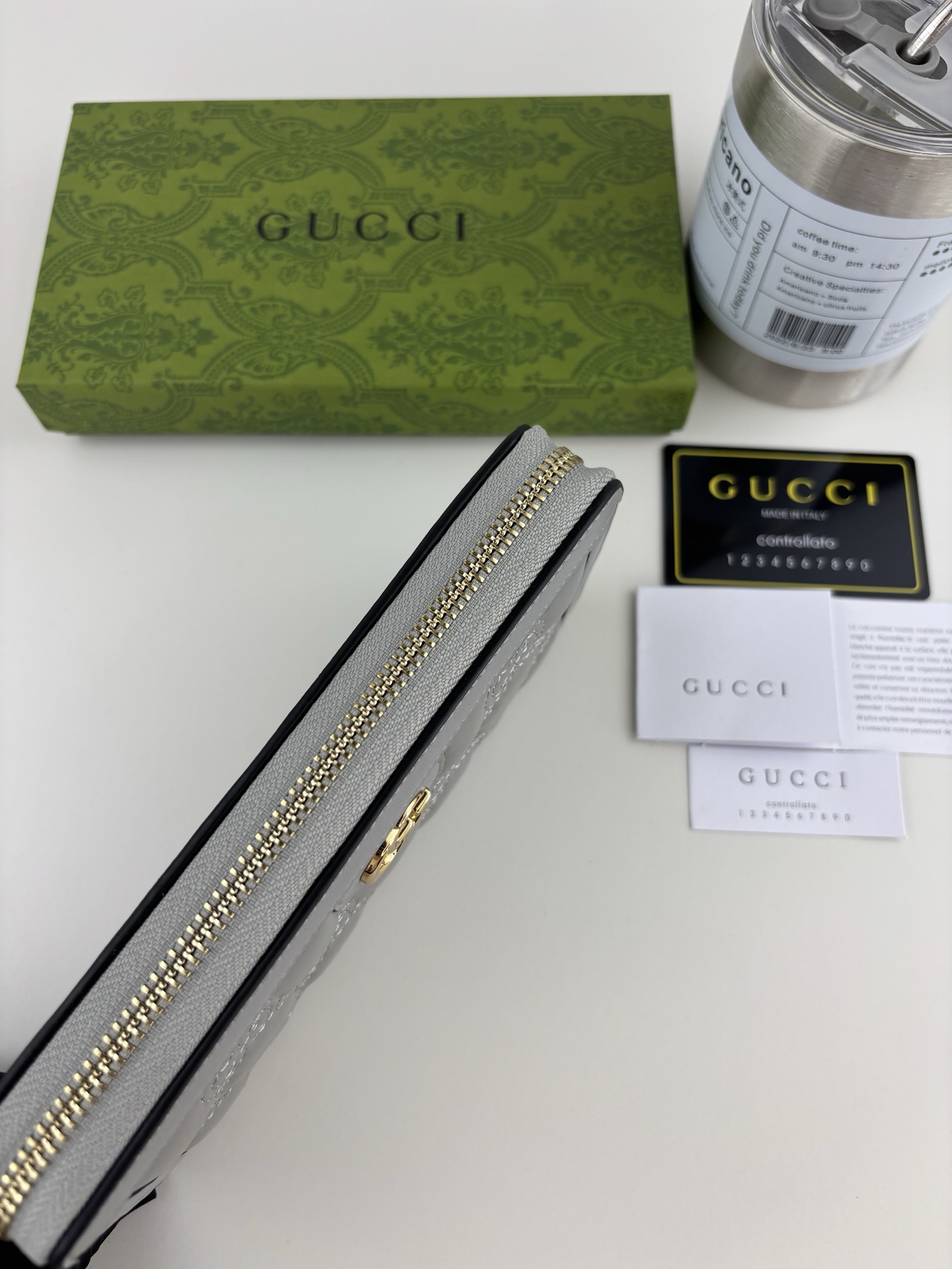 GUCCI GG Matelassé 財布 - 柔らかいキルティングレザーとダブルGアクセサリー