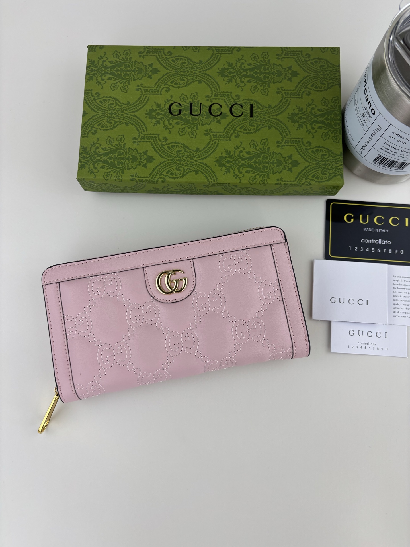 GUCCI GG Matelassé 財布 - 柔らかなシグネチャーレザーのクールなデザイン