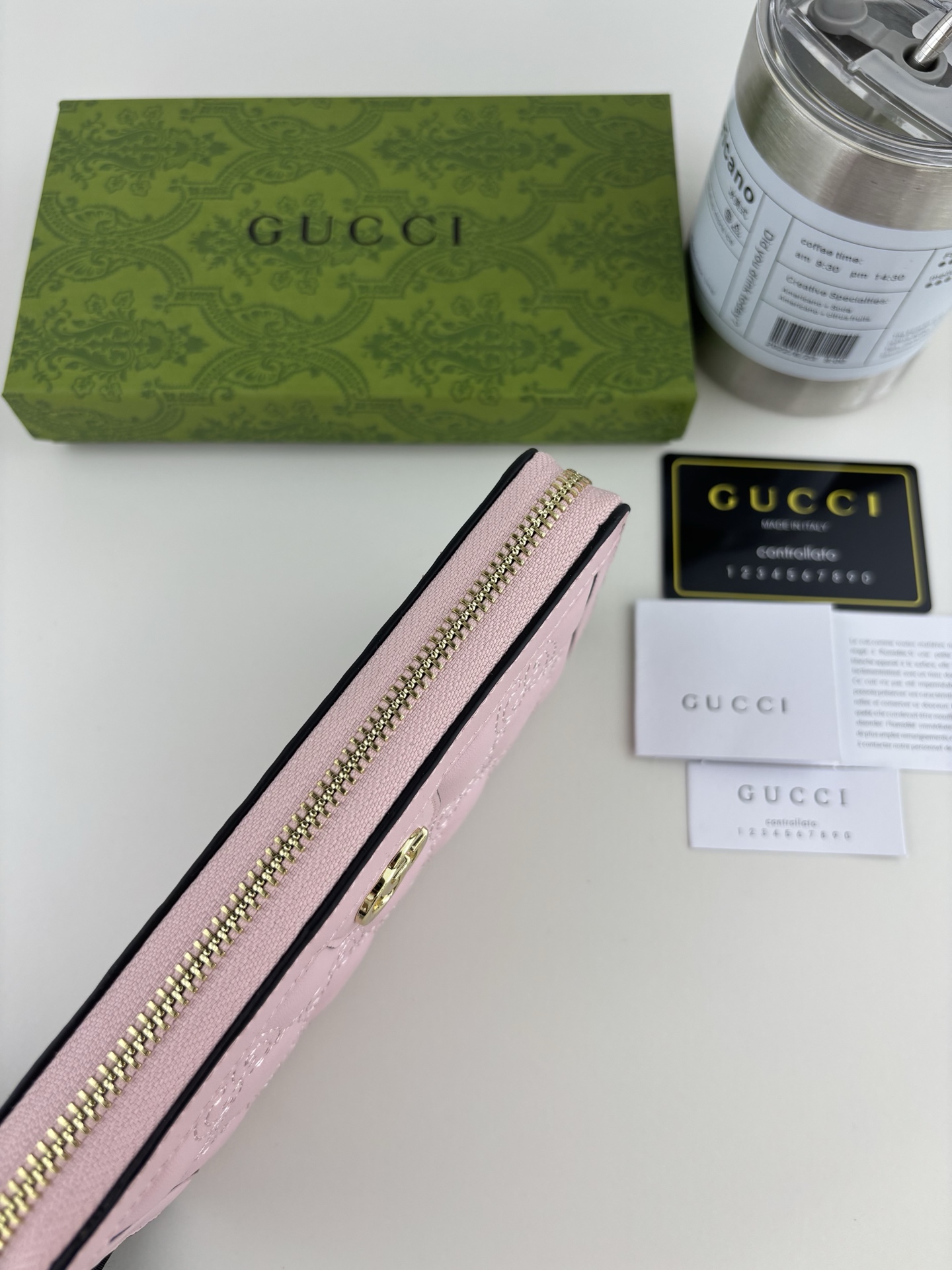 GUCCI GG Matelassé 財布 - 柔らかなシグネチャーレザーのクールなデザイン