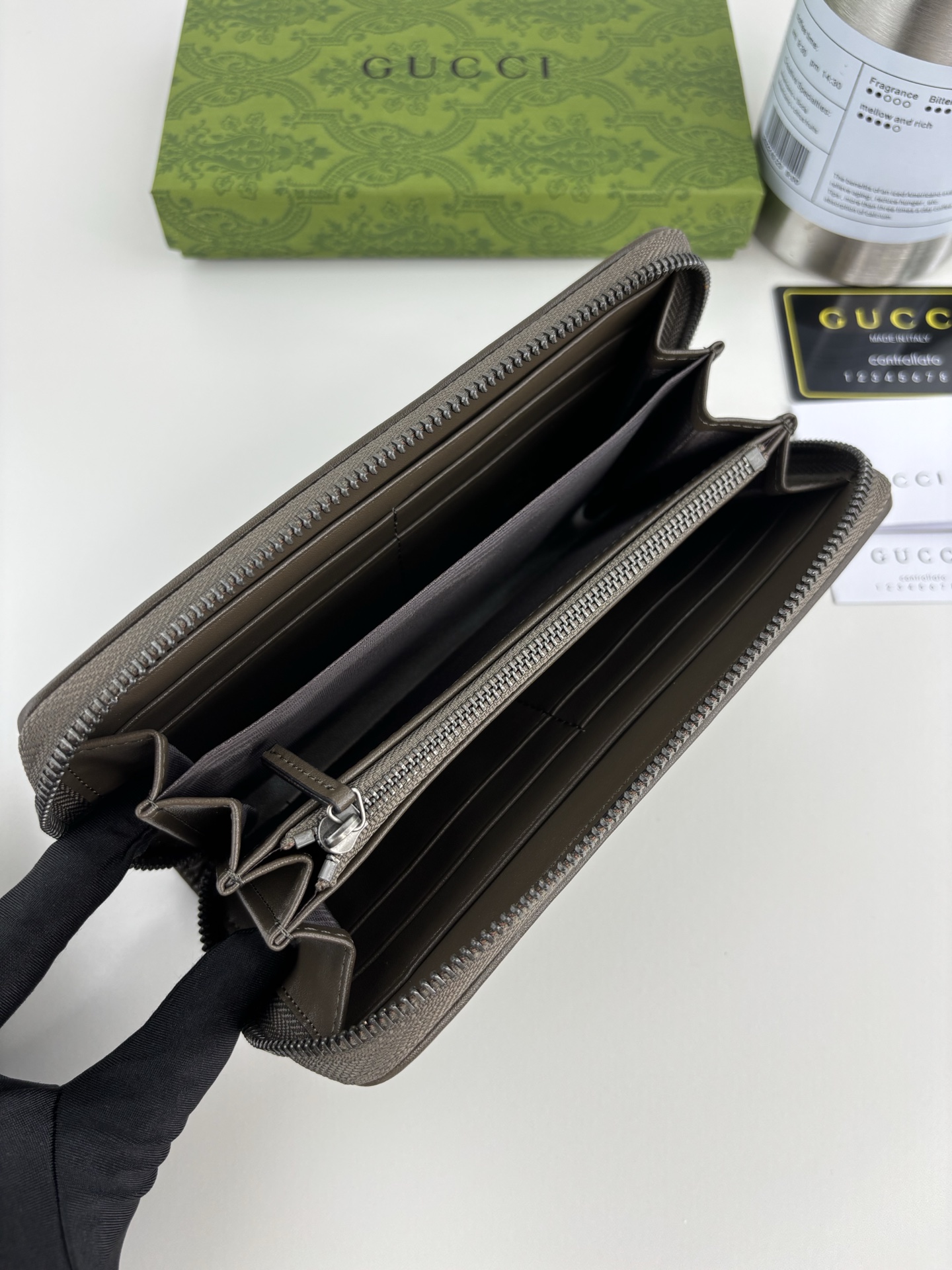 Gucci Blondie全拉链財布 - 洗練されたデザインと高級感