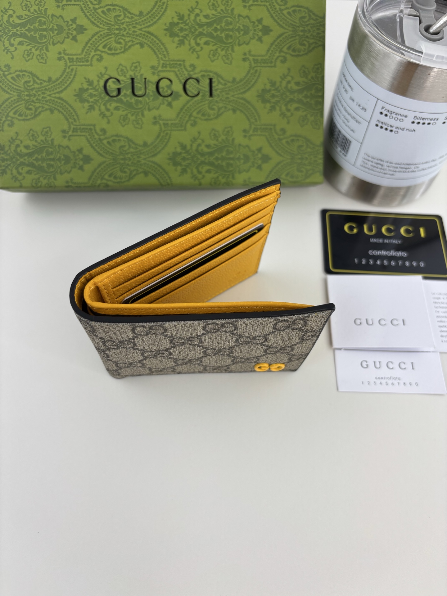 Gucci男士財布 - クラシックGG Supremeと現代的デザインの融合