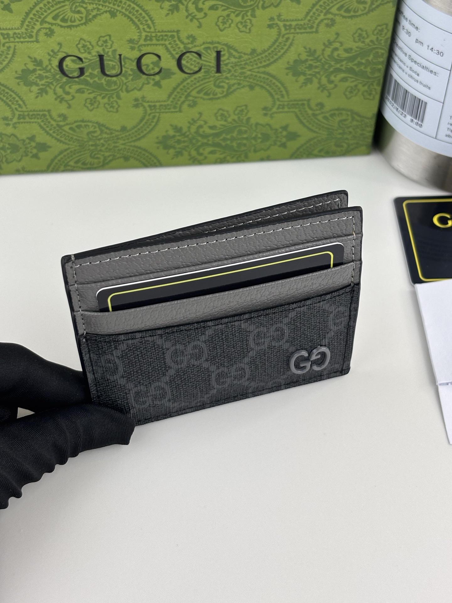 GUCCI カードケース 双色デザイン ブラックGGとグレー陶器効果