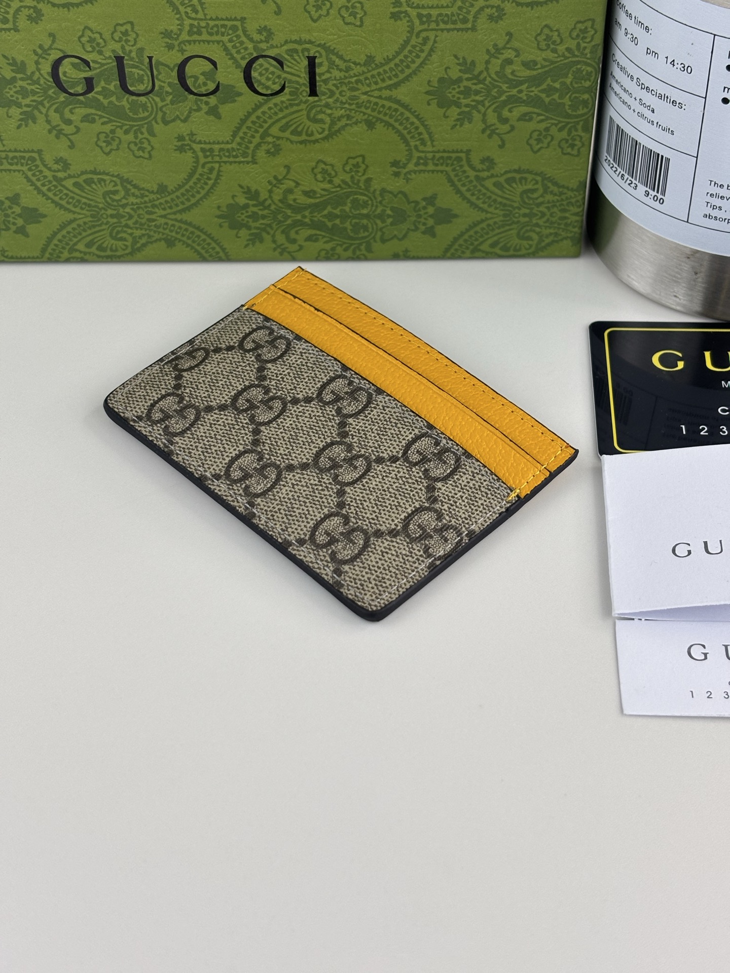 GUCCI カードケース GG Supreme 帆布製 高級感溢れるデザイン