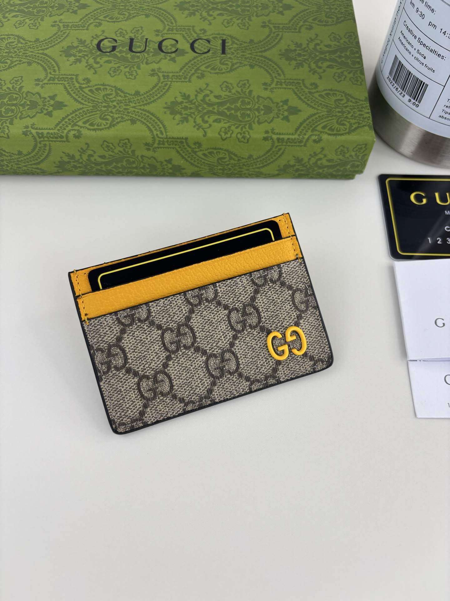 GUCCI カードケース GG Supreme 帆布製 高級感溢れるデザイン