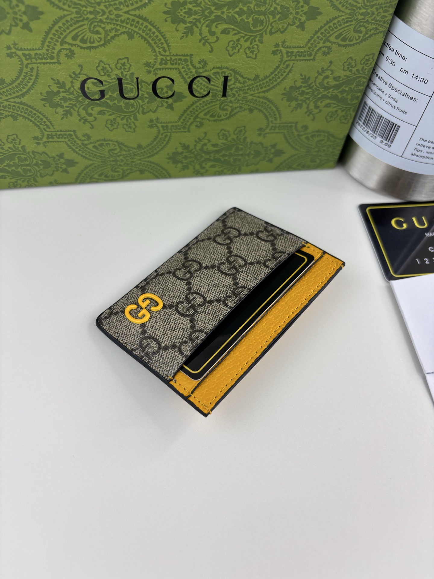 GUCCI カードケース GG Supreme 帆布製 高級感溢れるデザイン