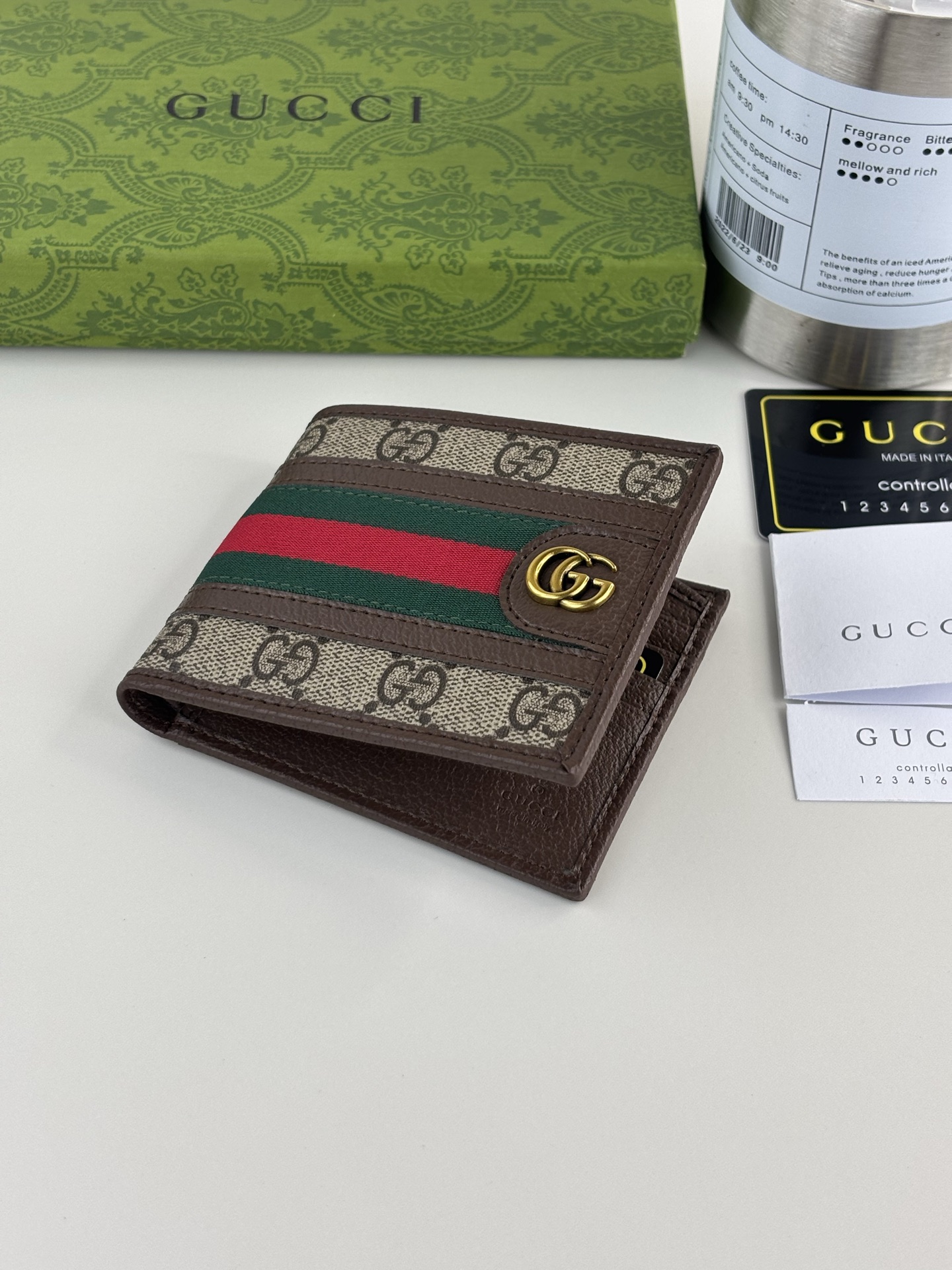 GUCCl 最新財布 クラシックGGモチーフの実用デザイン
