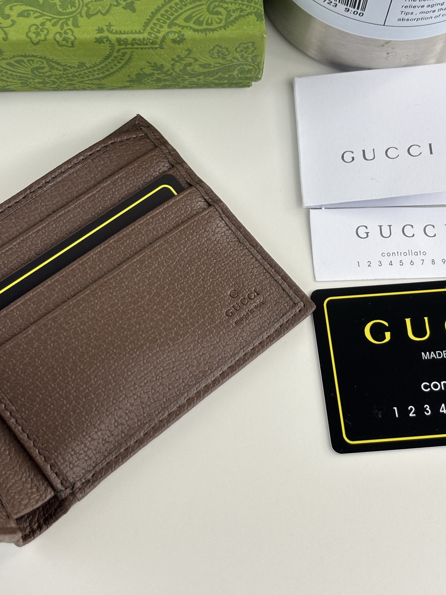 GUCCl 唐老鸭シリーズ クラシックデザインのファミリーモチーフ