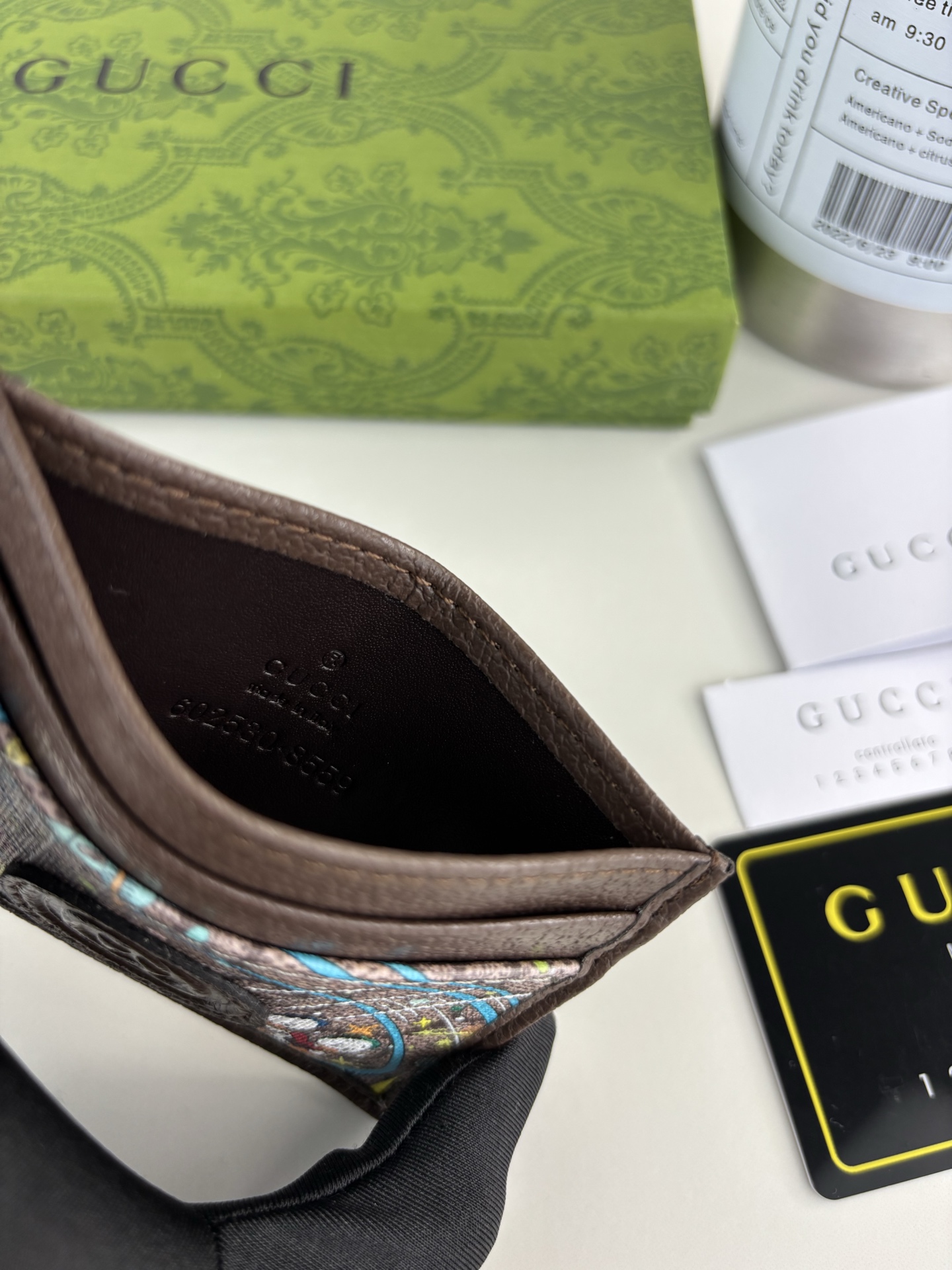 GUCCI 唐老鸭シリーズ クラシックな魅力とファミリーの楽しさ