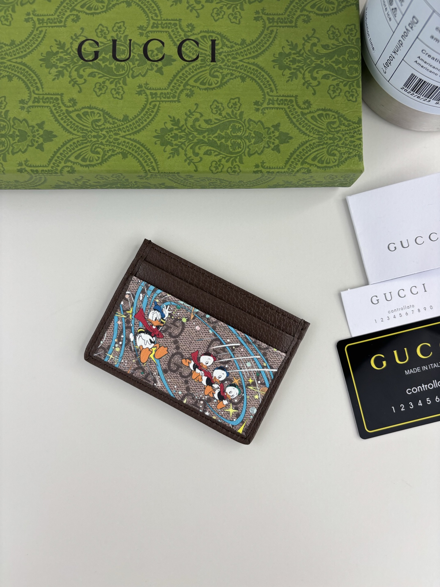 GUCCI 唐老鸭シリーズ クラシックな魅力とファミリーの楽しさ